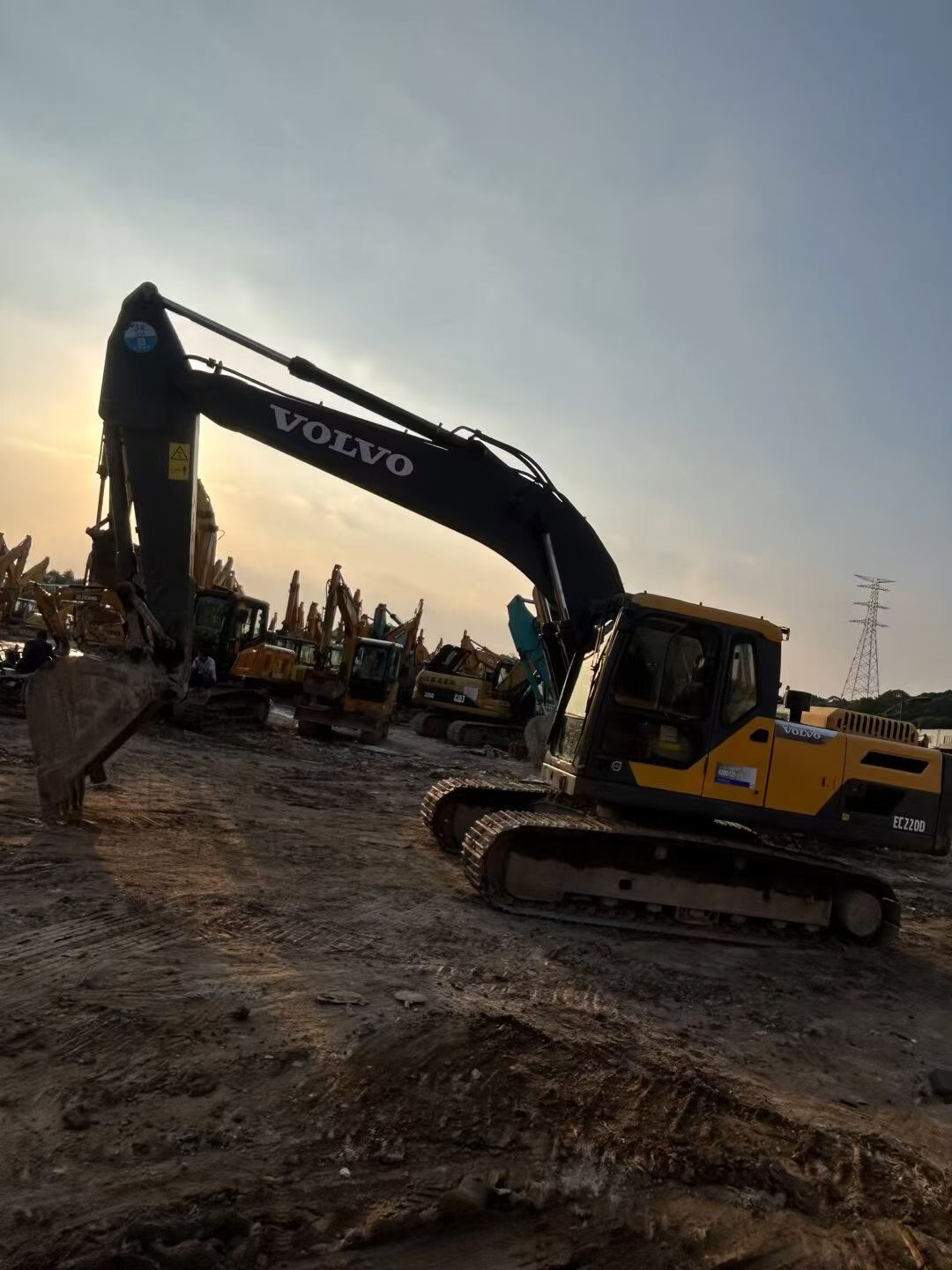 Купить Подержанный Экскаватор Volvo L220E / 2