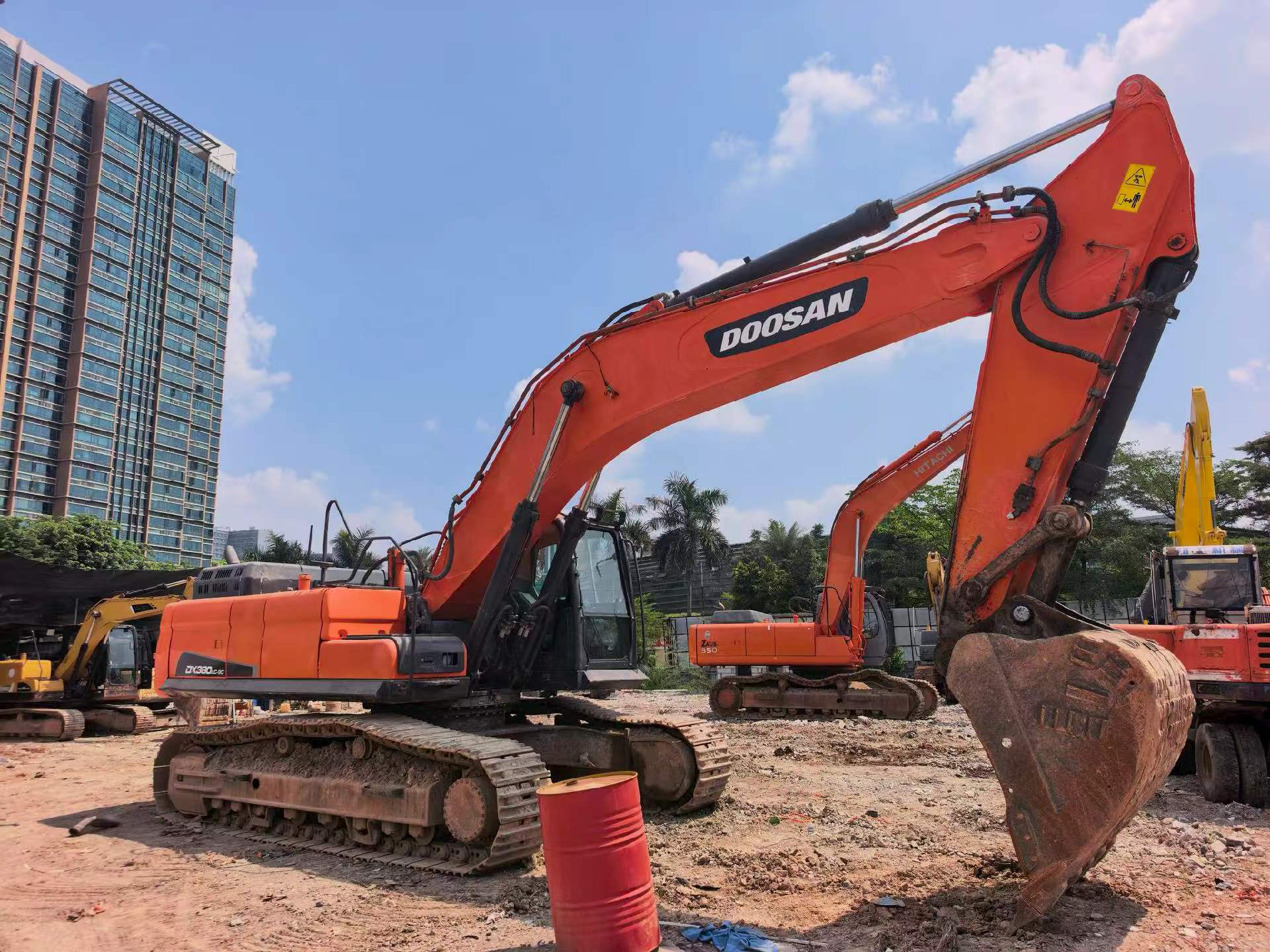Compre Excavadora Doosan DX380LC-5 Usada / 9