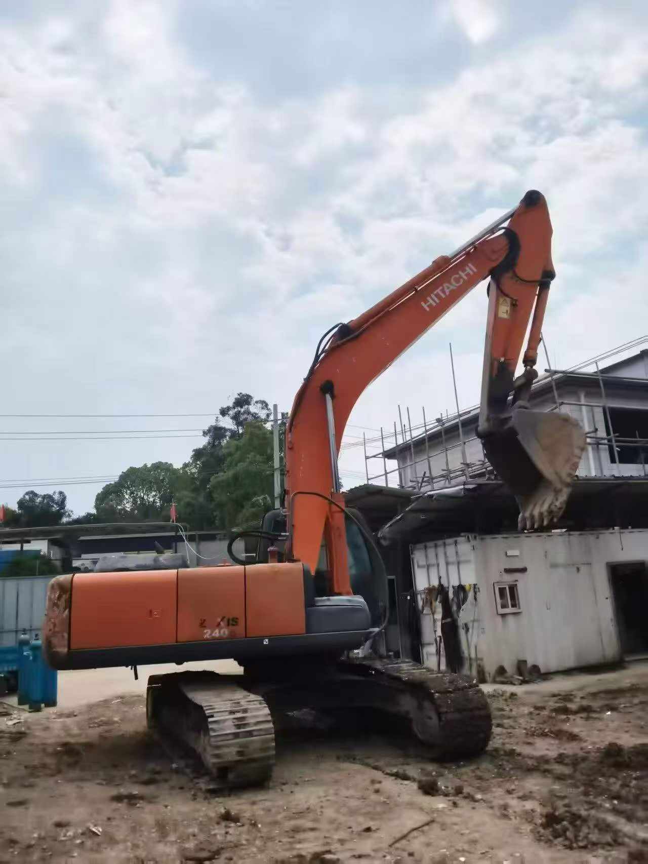Compre Excavadora Hitachi EX240-3 Usada / 2