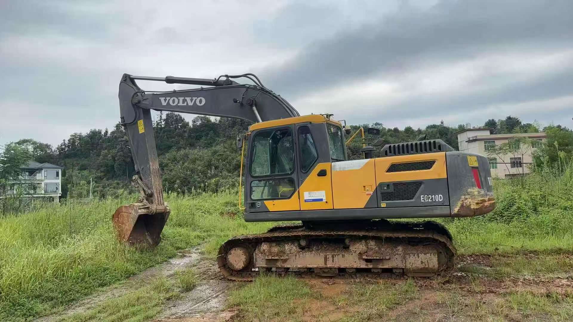 Buy Volvo EC200D Used Excavator