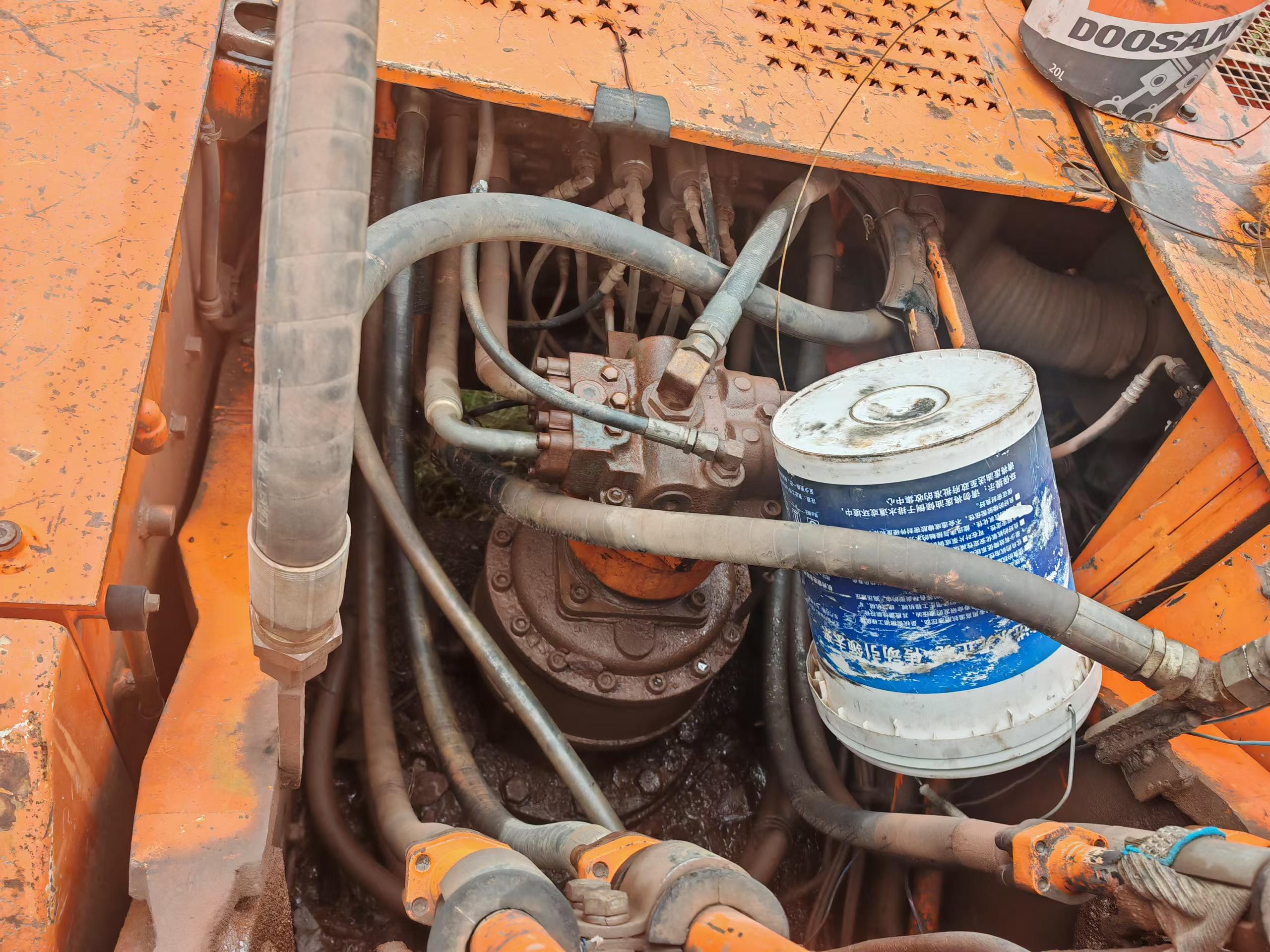 Compre Escavadeira Doosan DH370LC-7 Usada / 2