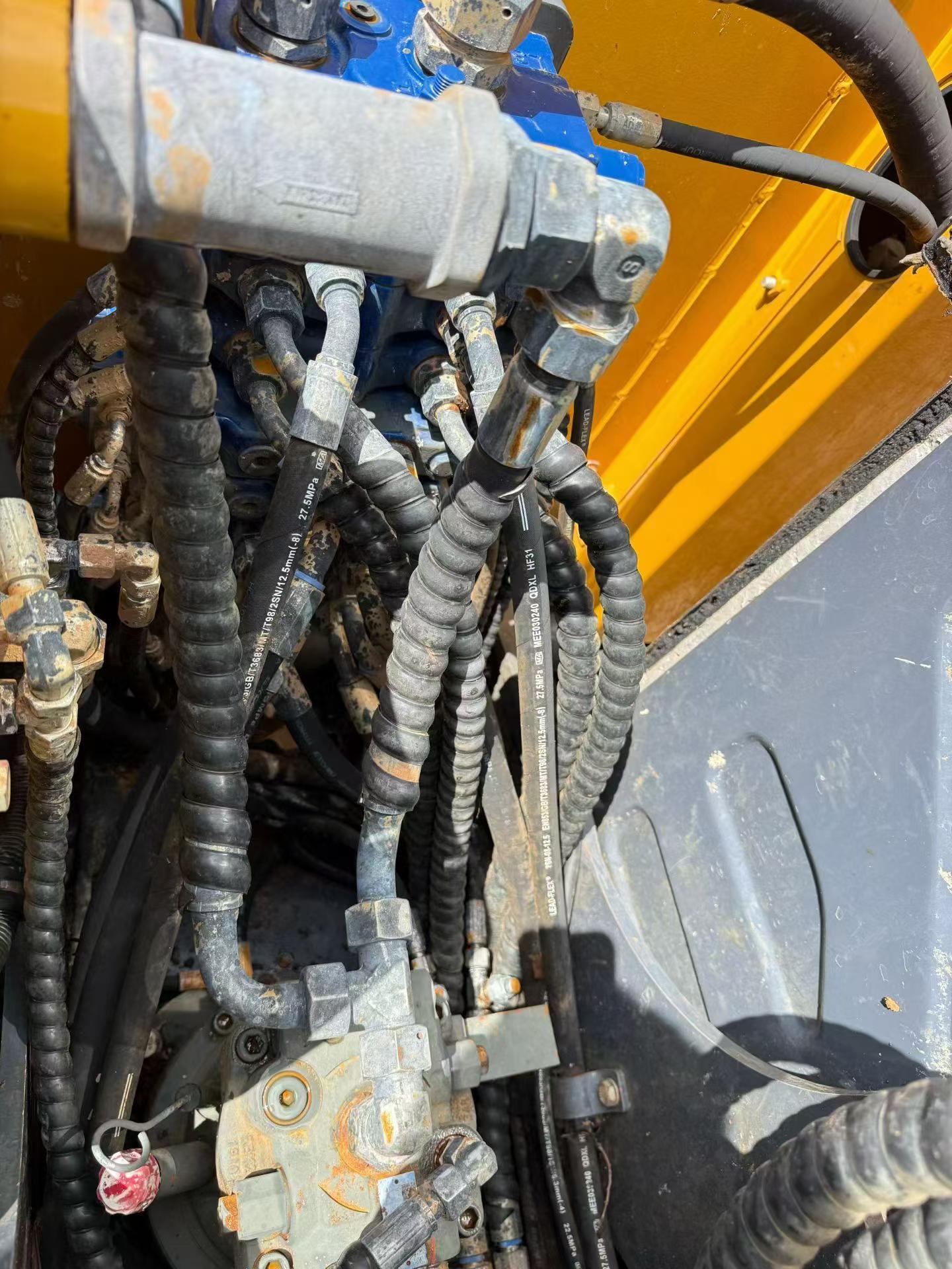 Compre Excavadora XCMG XE75C Usada / 3