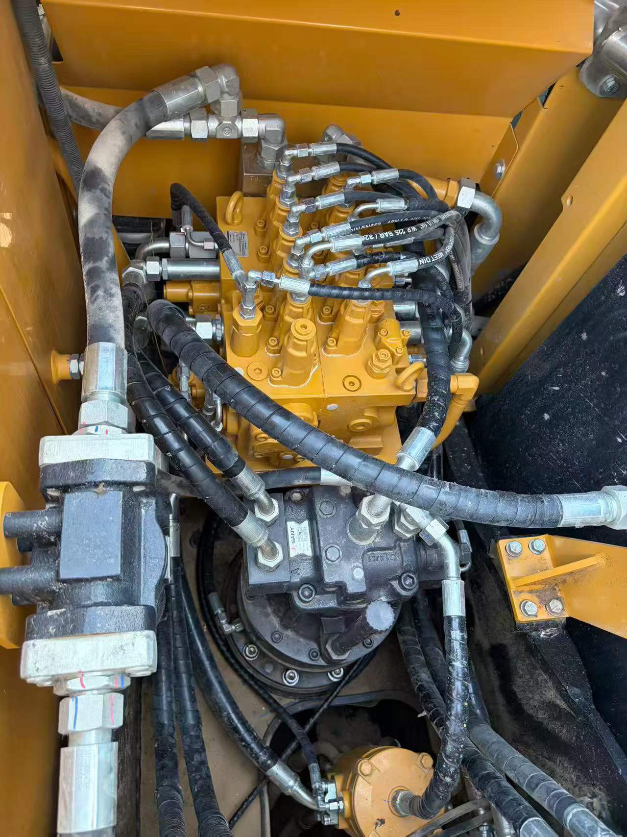Купить Подержанный Экскаватор Sany SY135 / 5