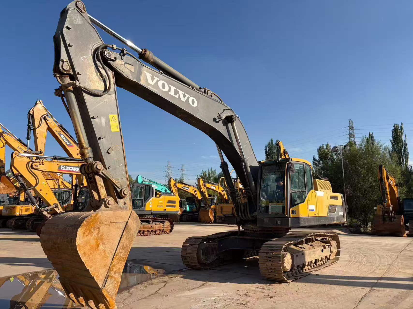Купить Подержанный Экскаватор Volvo L350F / 2
