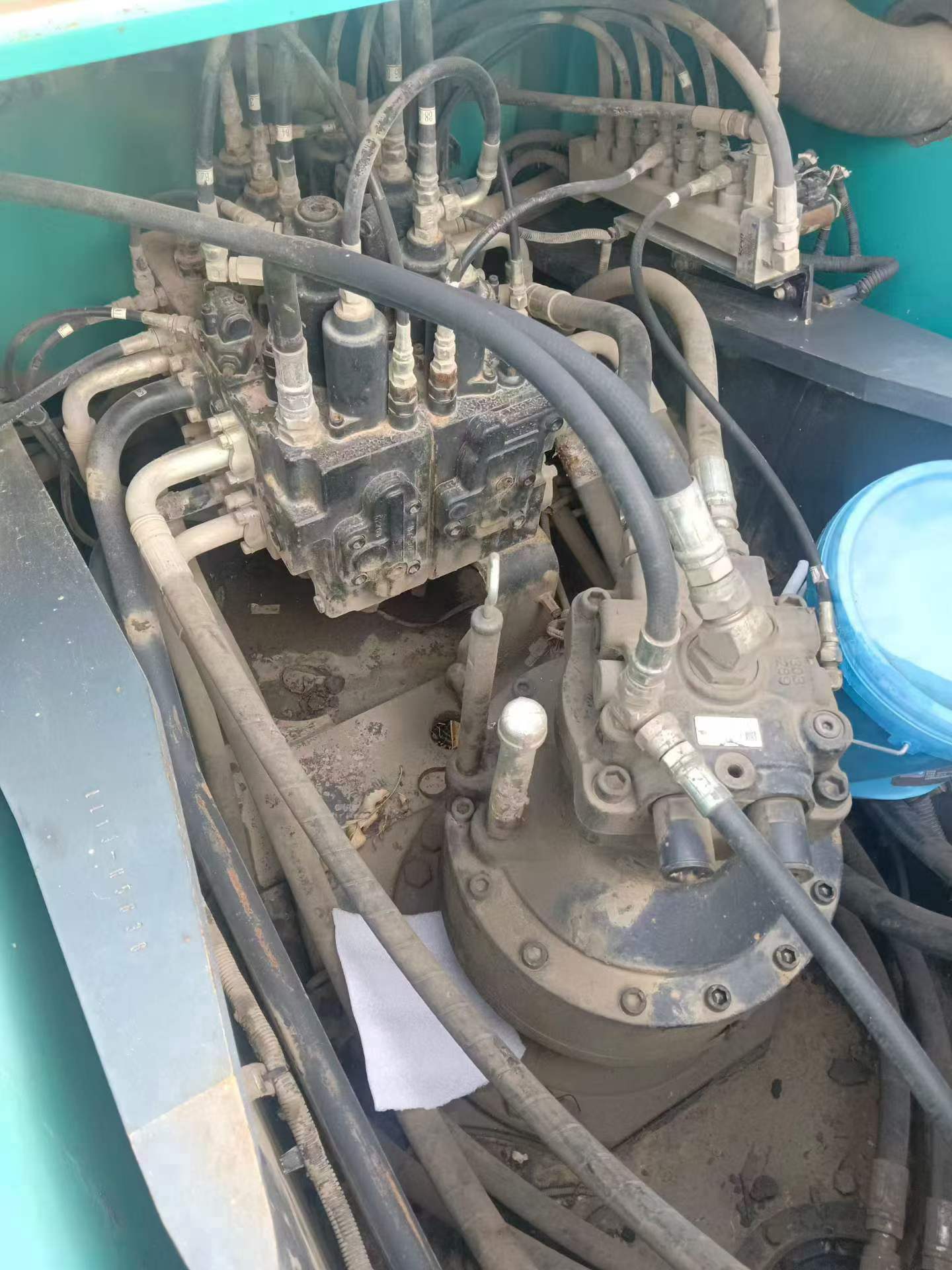 Buy Kobelco SK270D Used Excavator