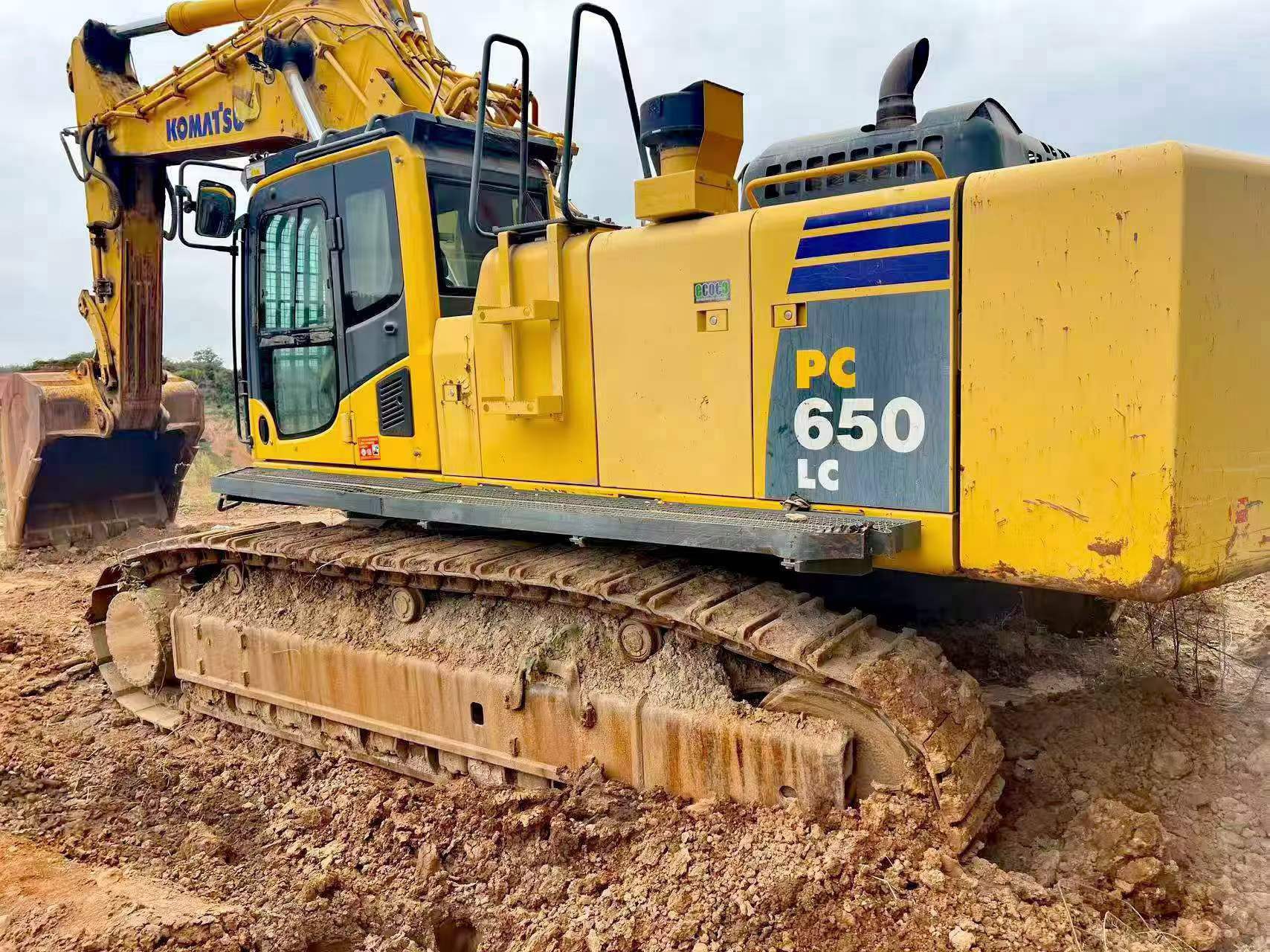 Compre Excavadora Komatsu PC650LC-8E0 Usada / 2