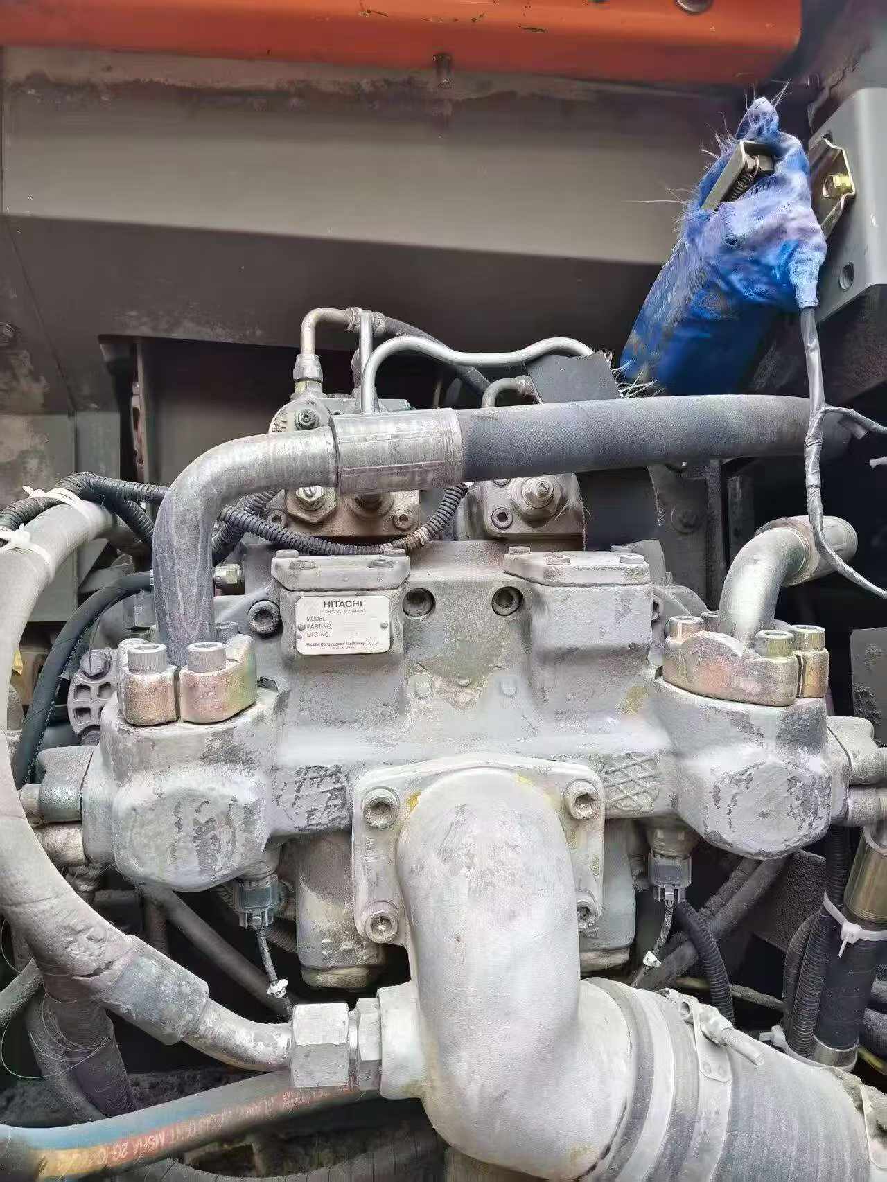 Compre Excavadora Hitachi EX240-3 Usada / 6