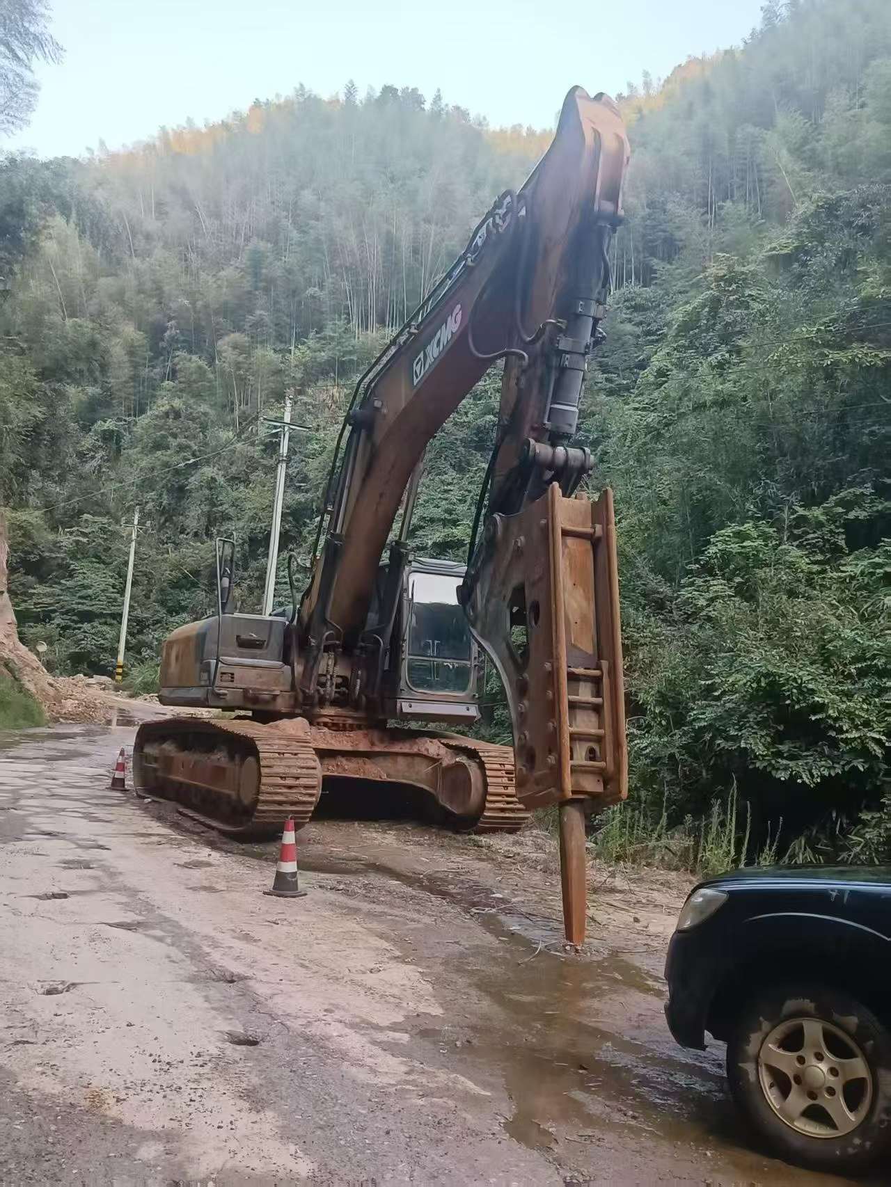 شراء حفارة XCMG XE380K مستعملة / 2
