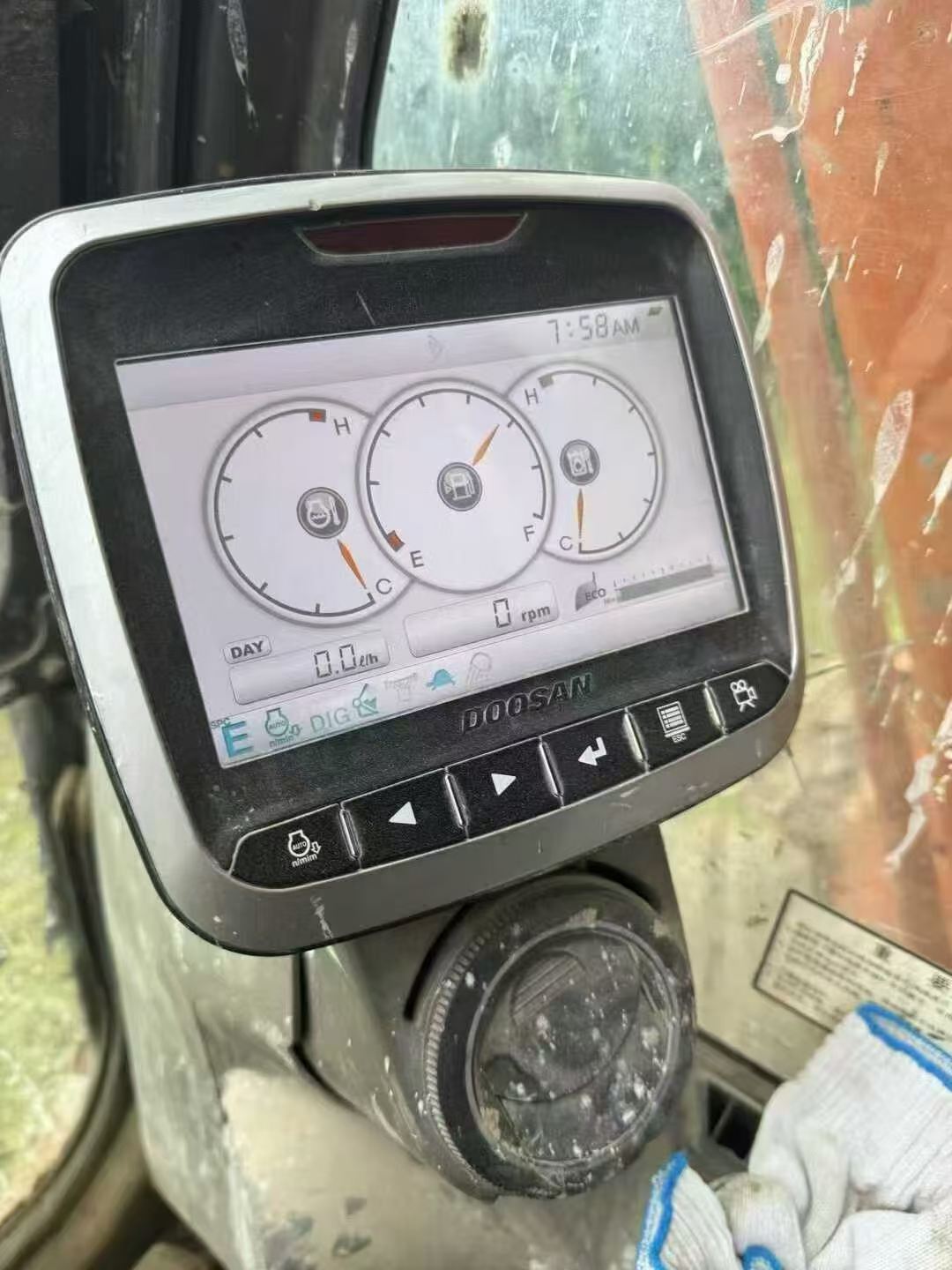 Compre Escavadeira Doosan DX120 Usada / 6