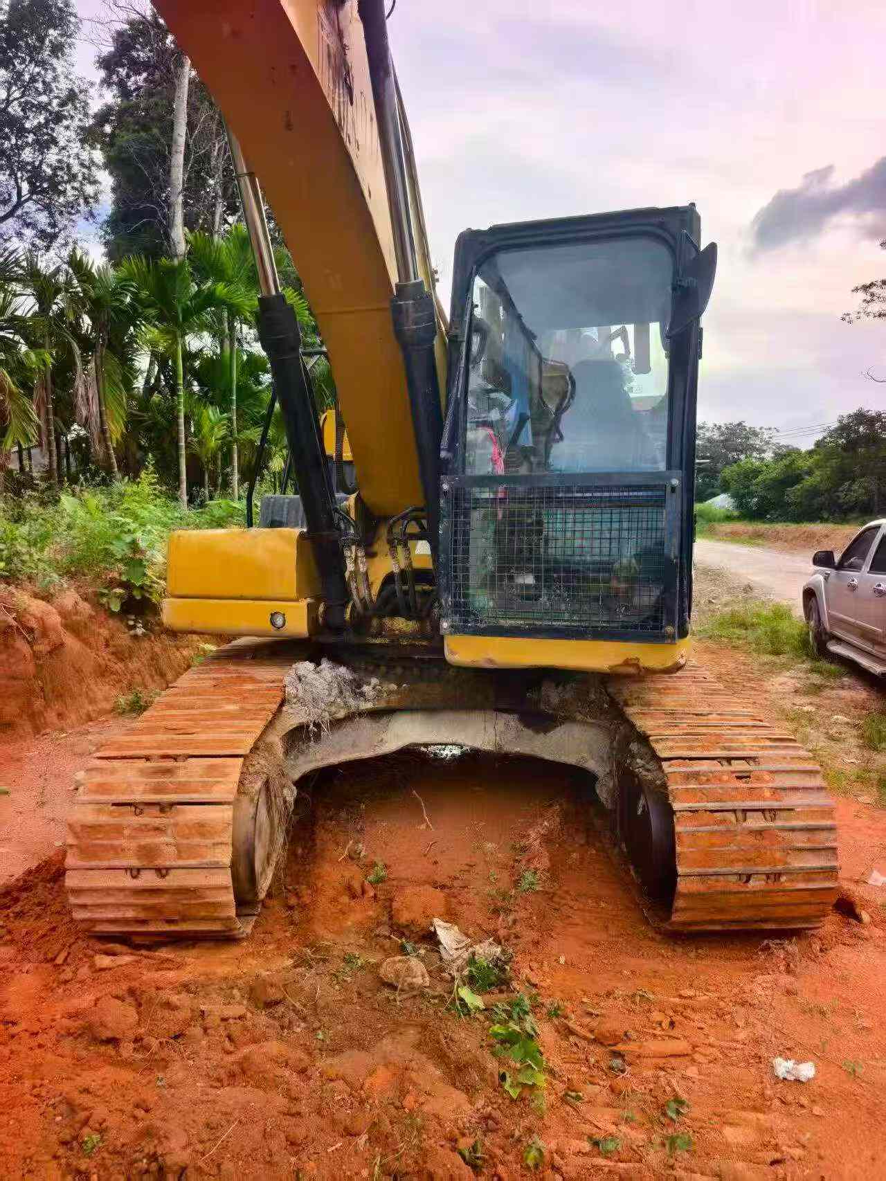 Comprar Caterpillar 320GC Usado Excavadora