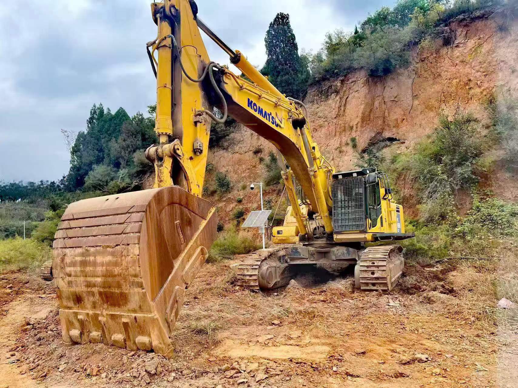 Compre Excavadora Komatsu PC650LC-8E0 Usada / 4