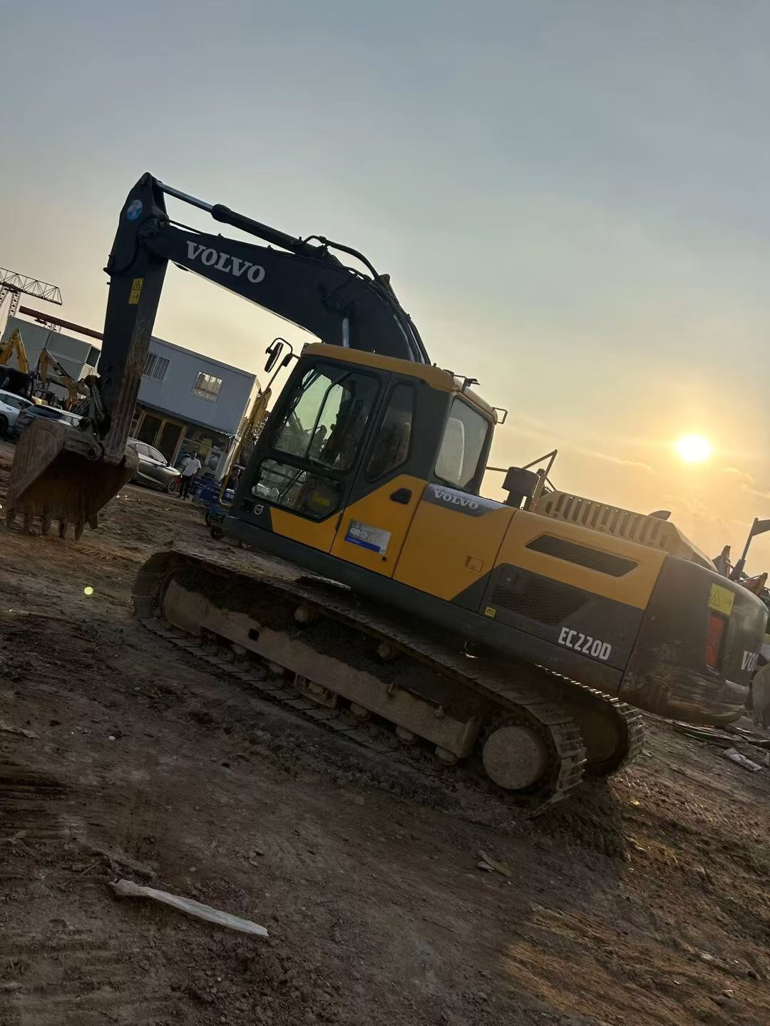 Купить Подержанный Экскаватор Volvo L220E / 3