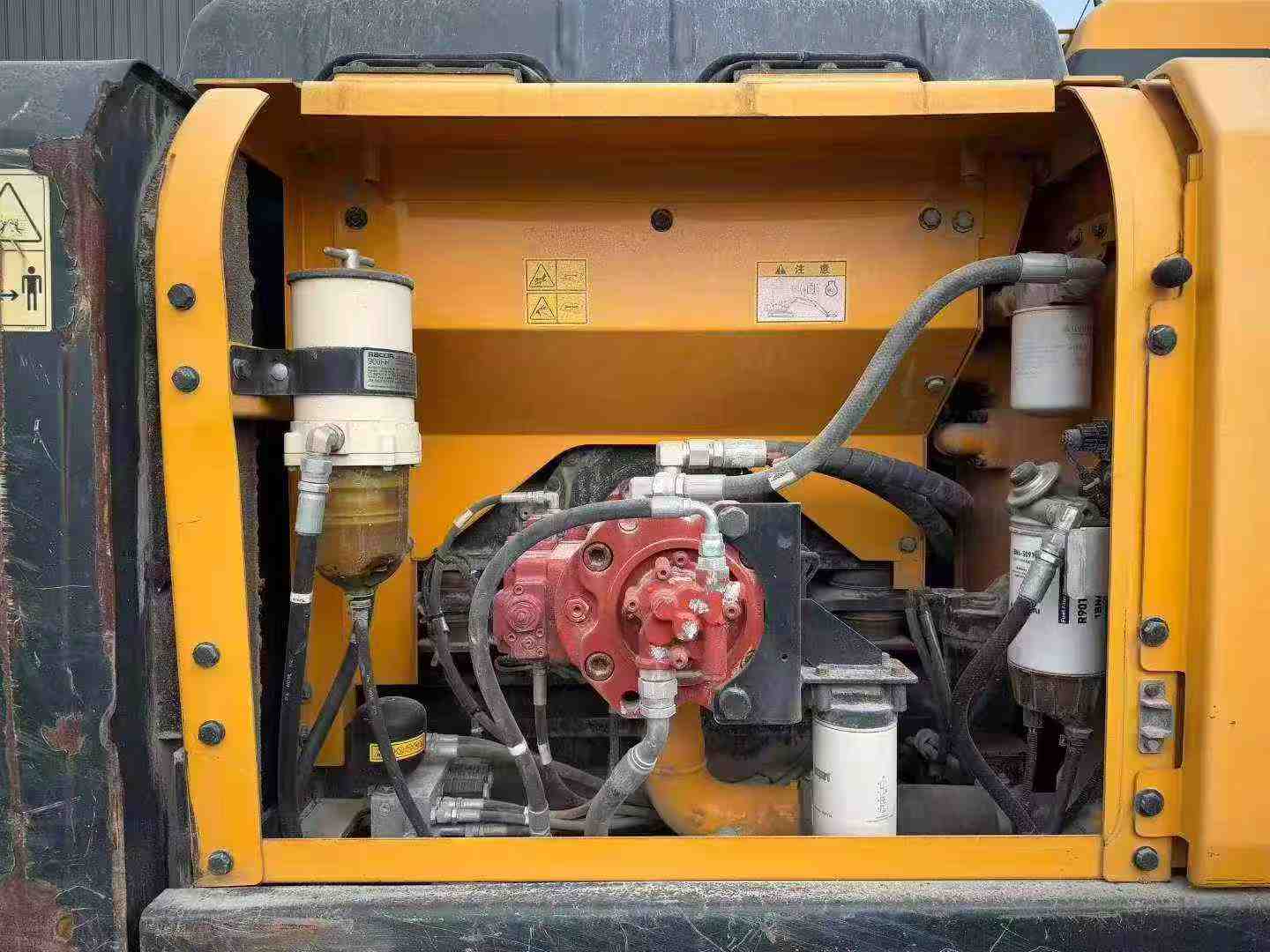 شراء حفارة Hyundai R205VS مستعملة / 4