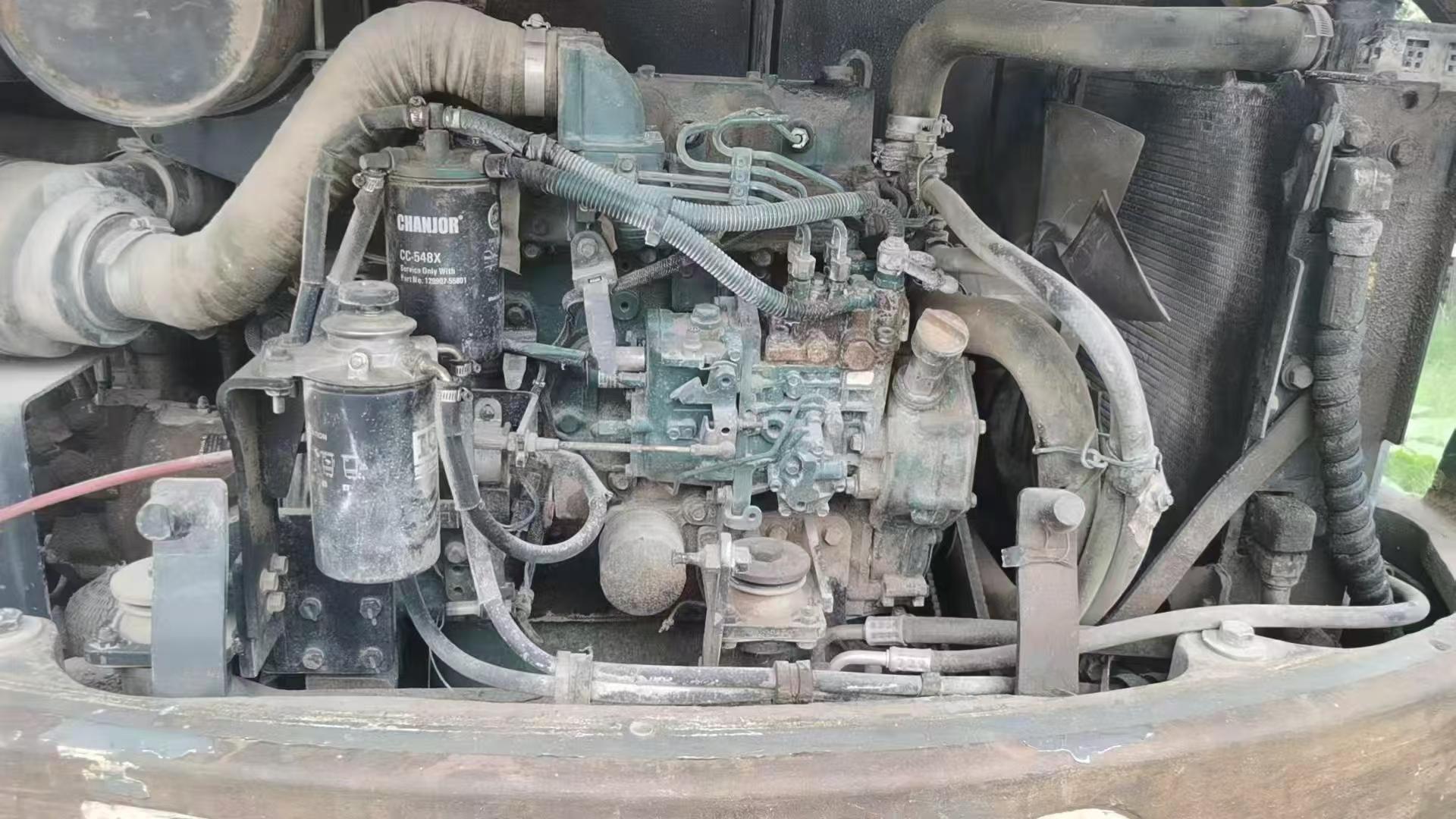 Compre Excavadora Volvo EC55 Usada / 4