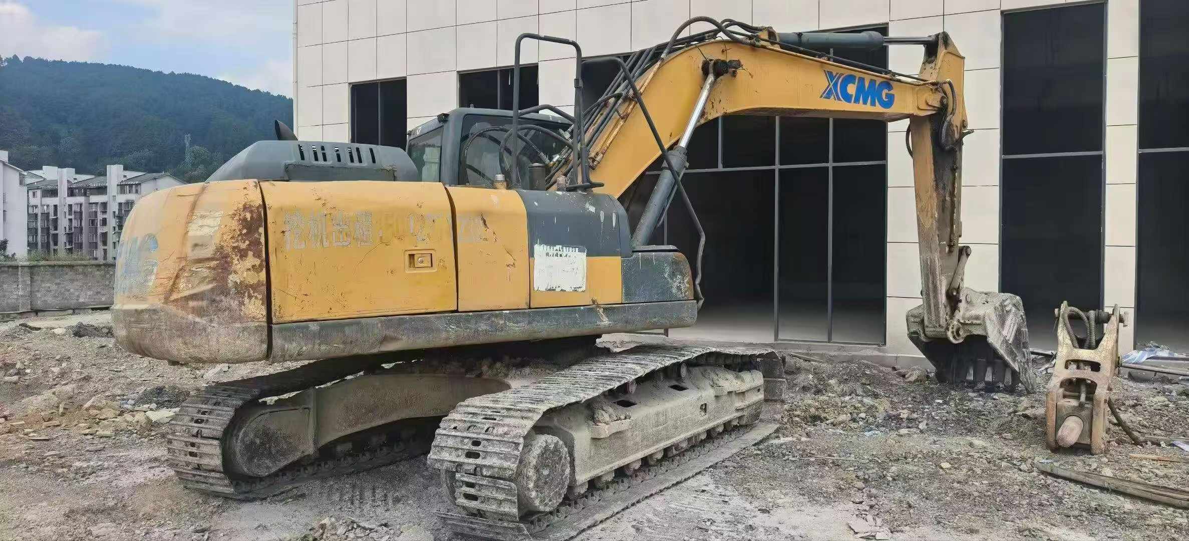 Compre Excavadora XCMG XE215 Usada / 6