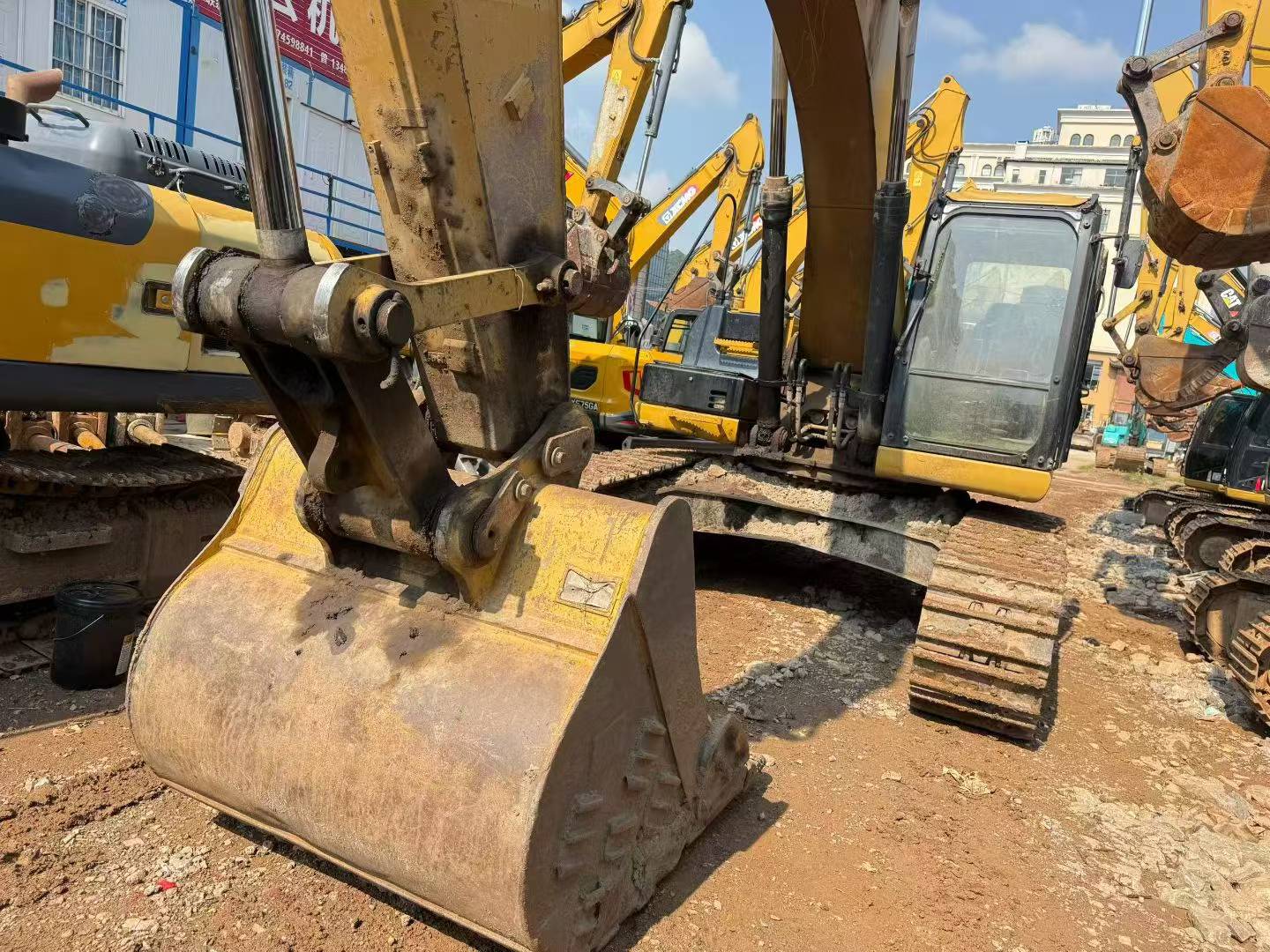 Acheter Pelle Caterpillar 330B d'occasion / 3 Acheter Pelle Caterpillar 330B d'occasion / 3