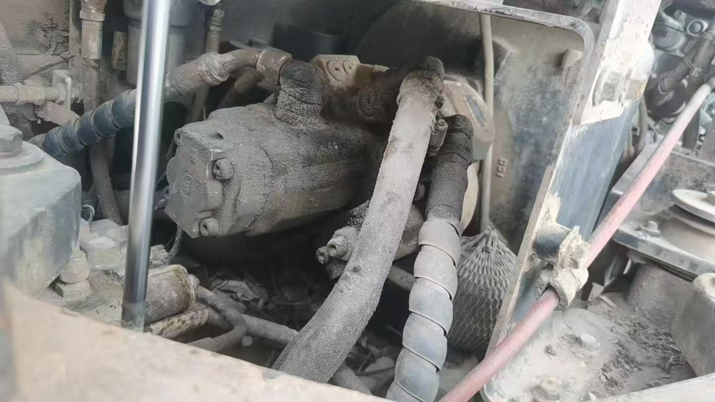 Compre Excavadora Volvo EC55 Usada / 5