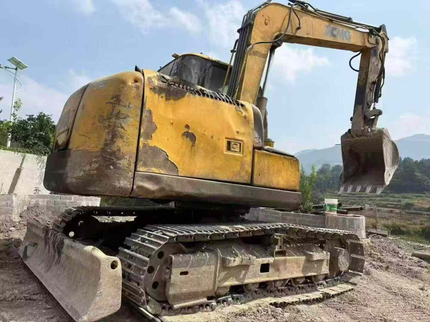 Compre Excavadora XCMG XE85C Usada / 5