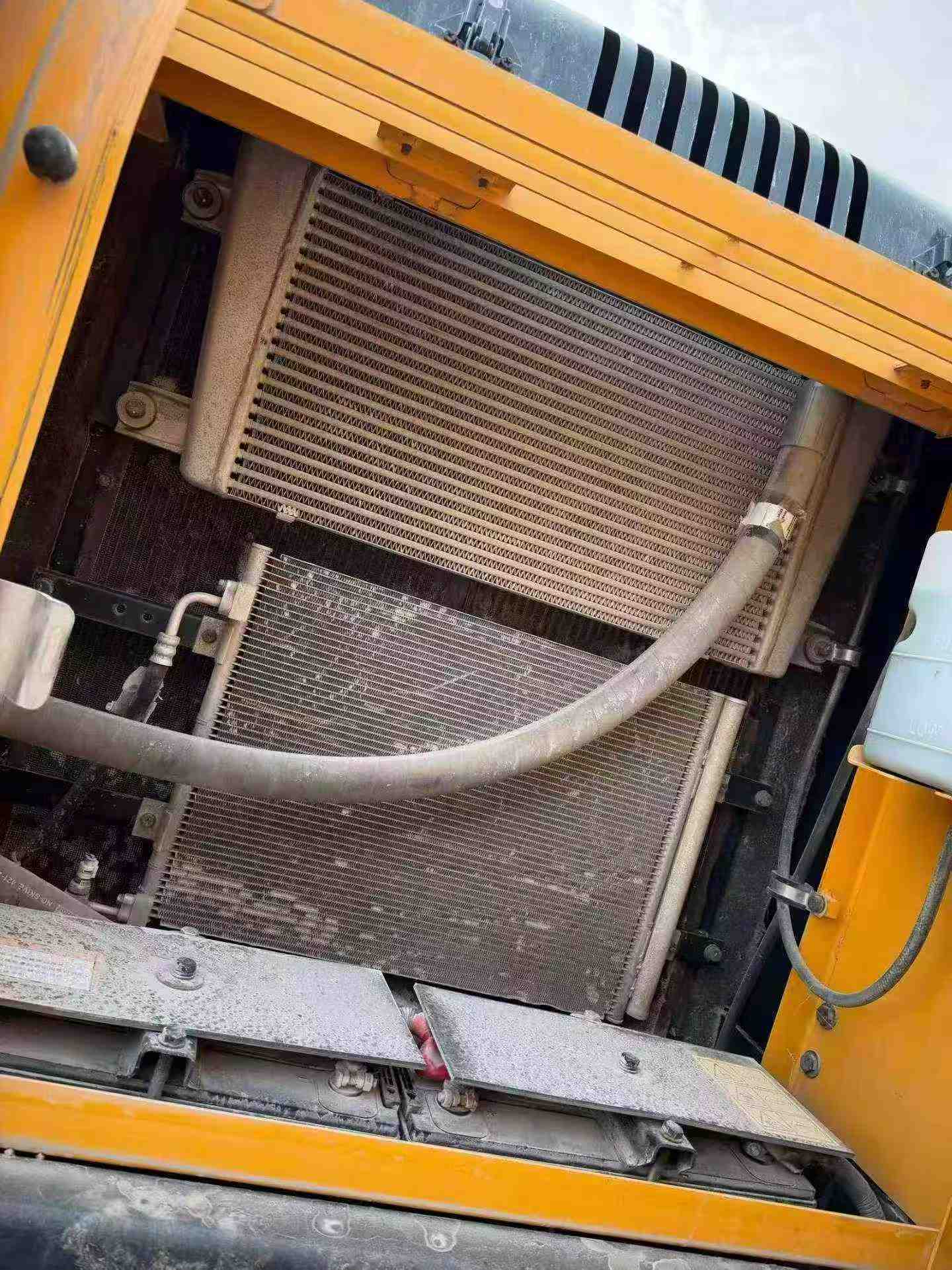 شراء حفارة Hyundai R205VS مستعملة / 3