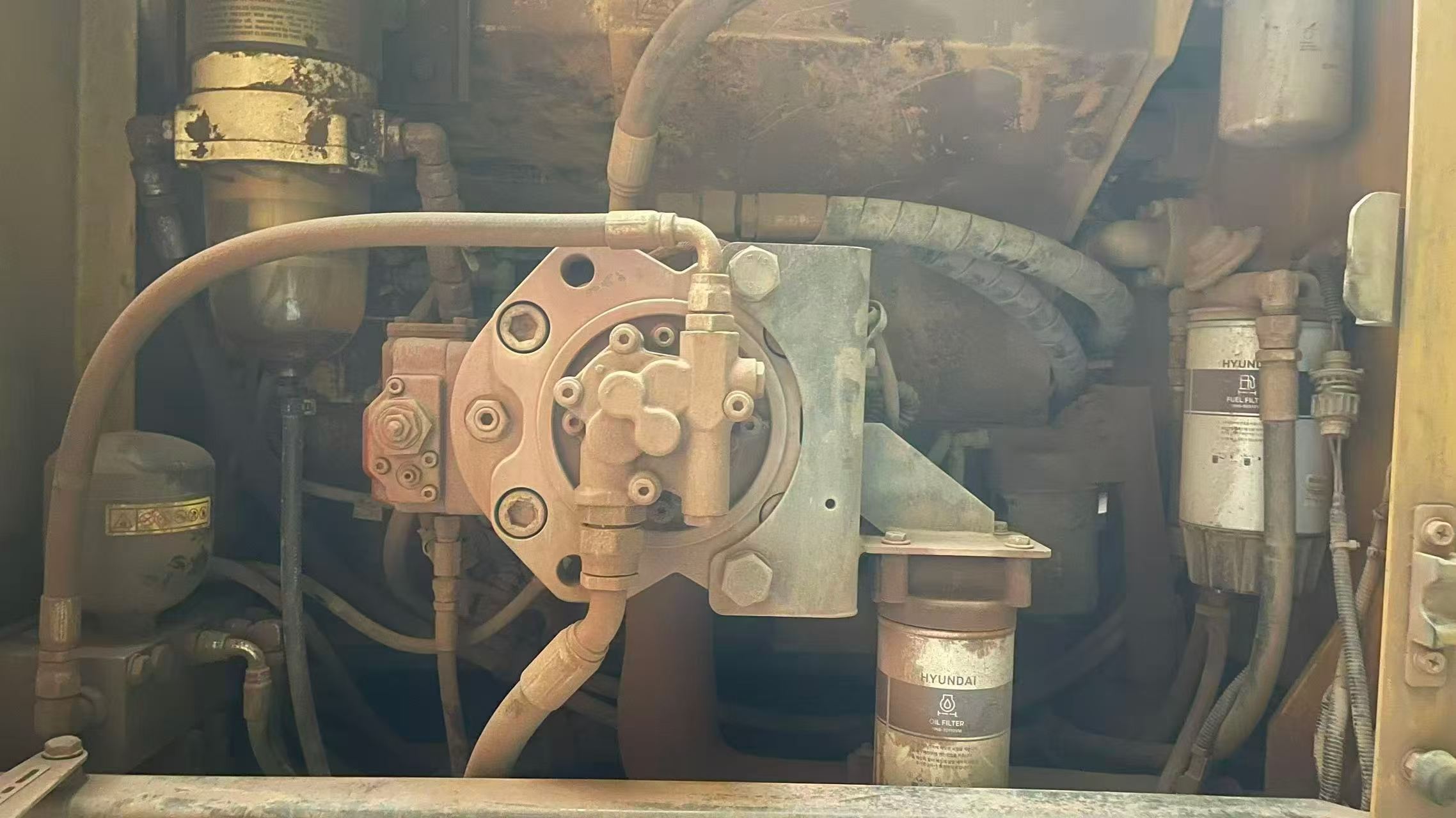 Compre Excavadora Hyundai R225-7 Usada / 3