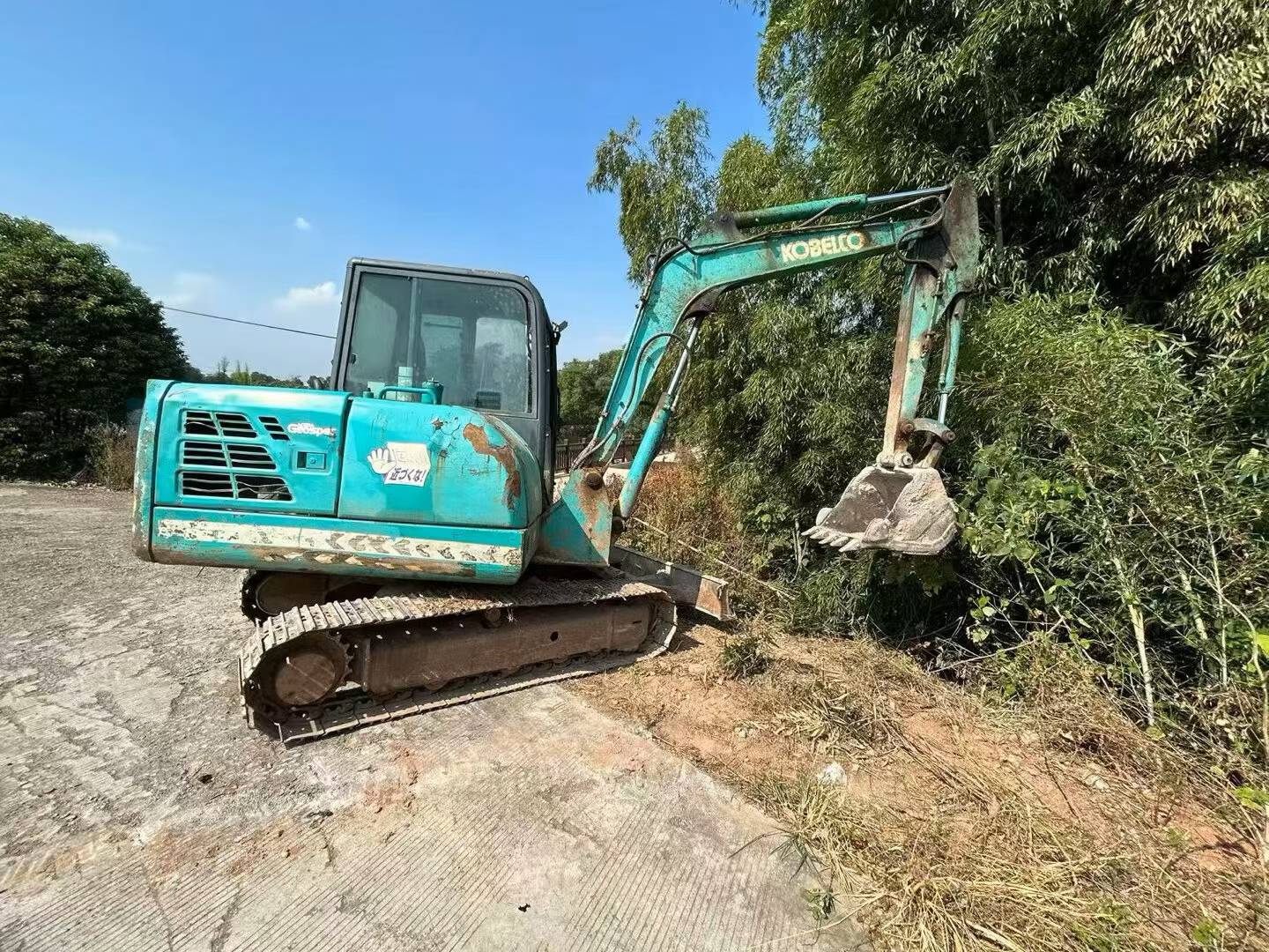 شراء حفارة Kobelco SK60 مستعملة / 2