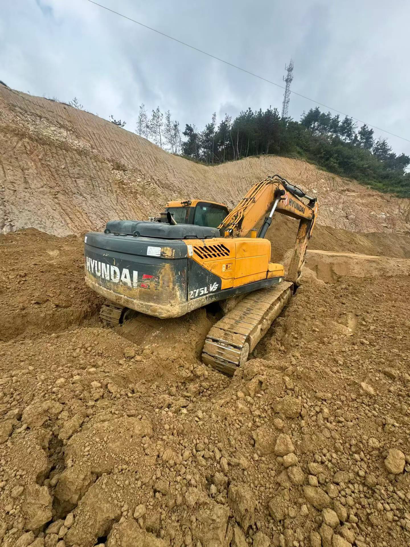 شراء حفارة Hyundai R275LVS مستعملة / 3