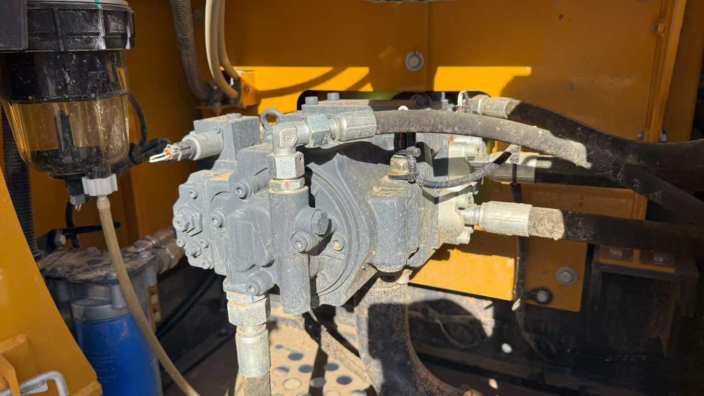 Buy XCMG XE135B Used Excavator / 5