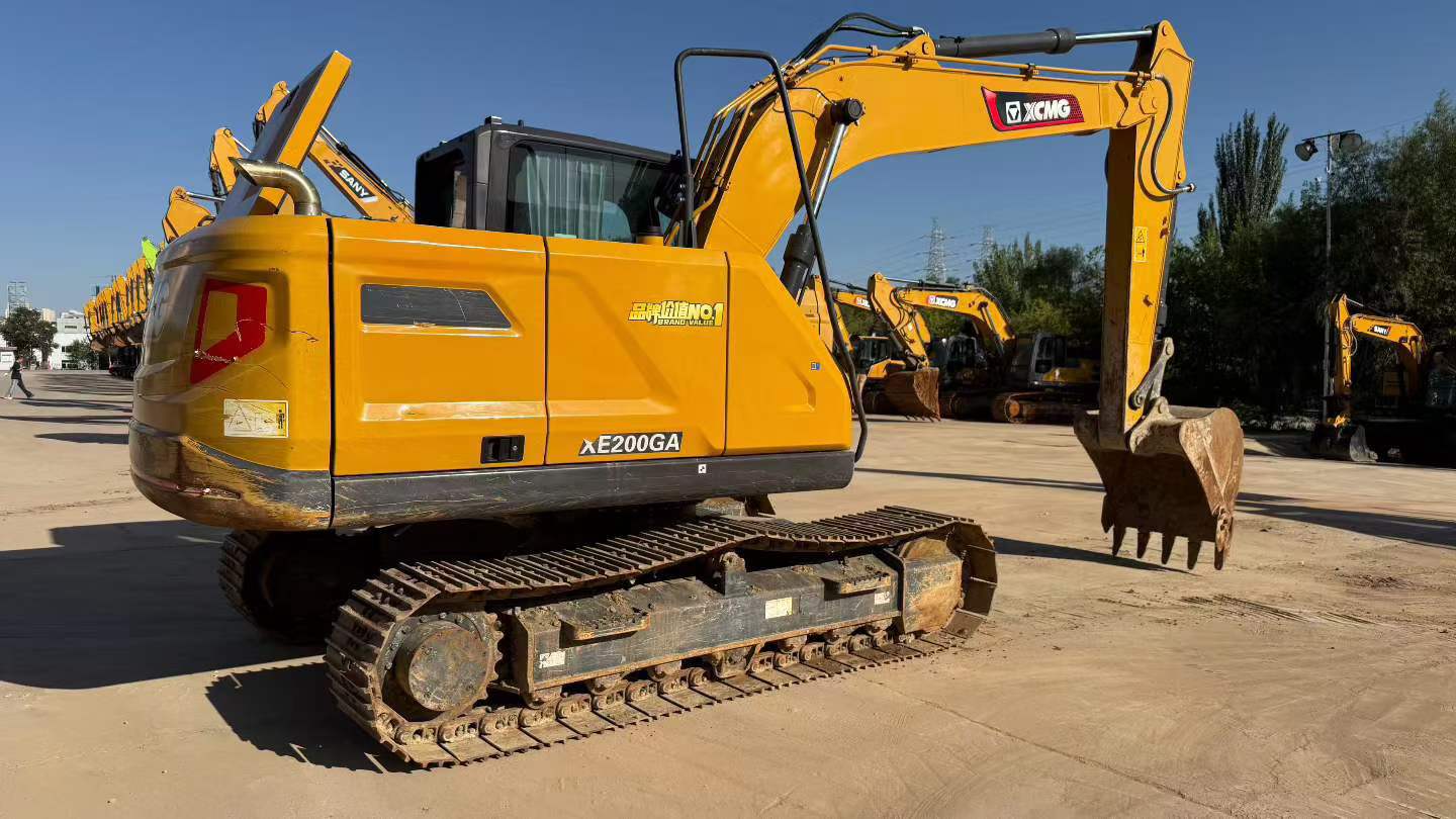 Buy XCMG XE135B Used Excavator / 3