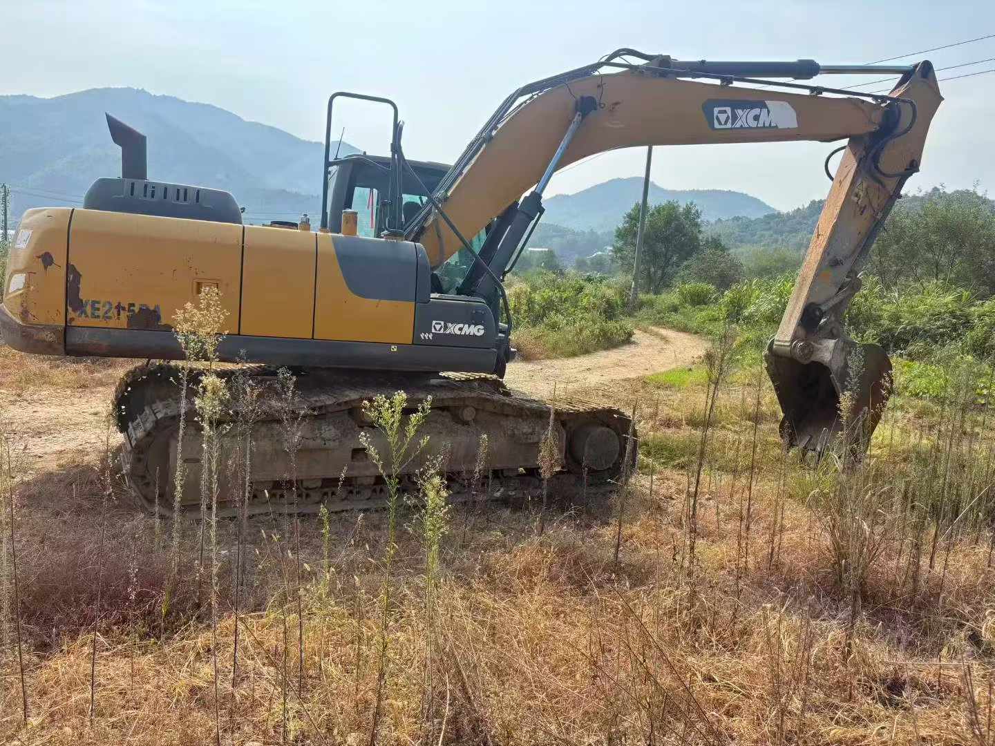 Compre Escavadeira XCMG XE200DA Usada / 3