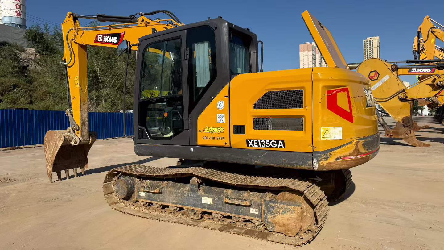 Acheter XCMG XE135B D'occasion Pelle