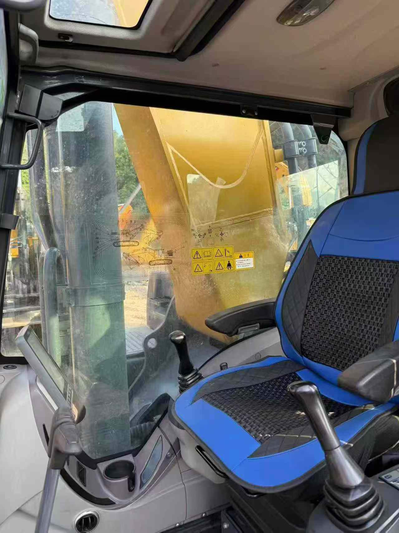 Compre Escavadeira XCMG LW580GV Usada / 5
