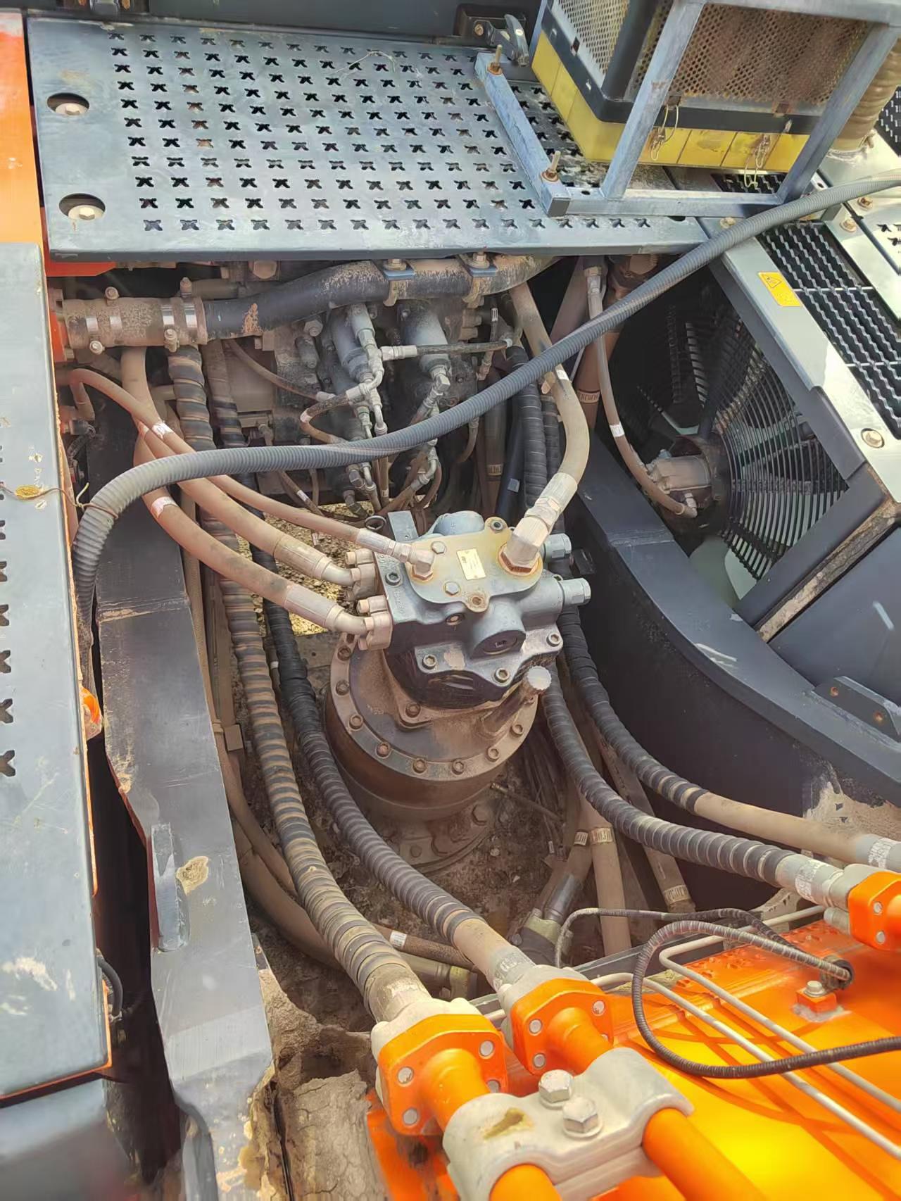 Compre Escavadeira Doosan DX380 Usada / 4