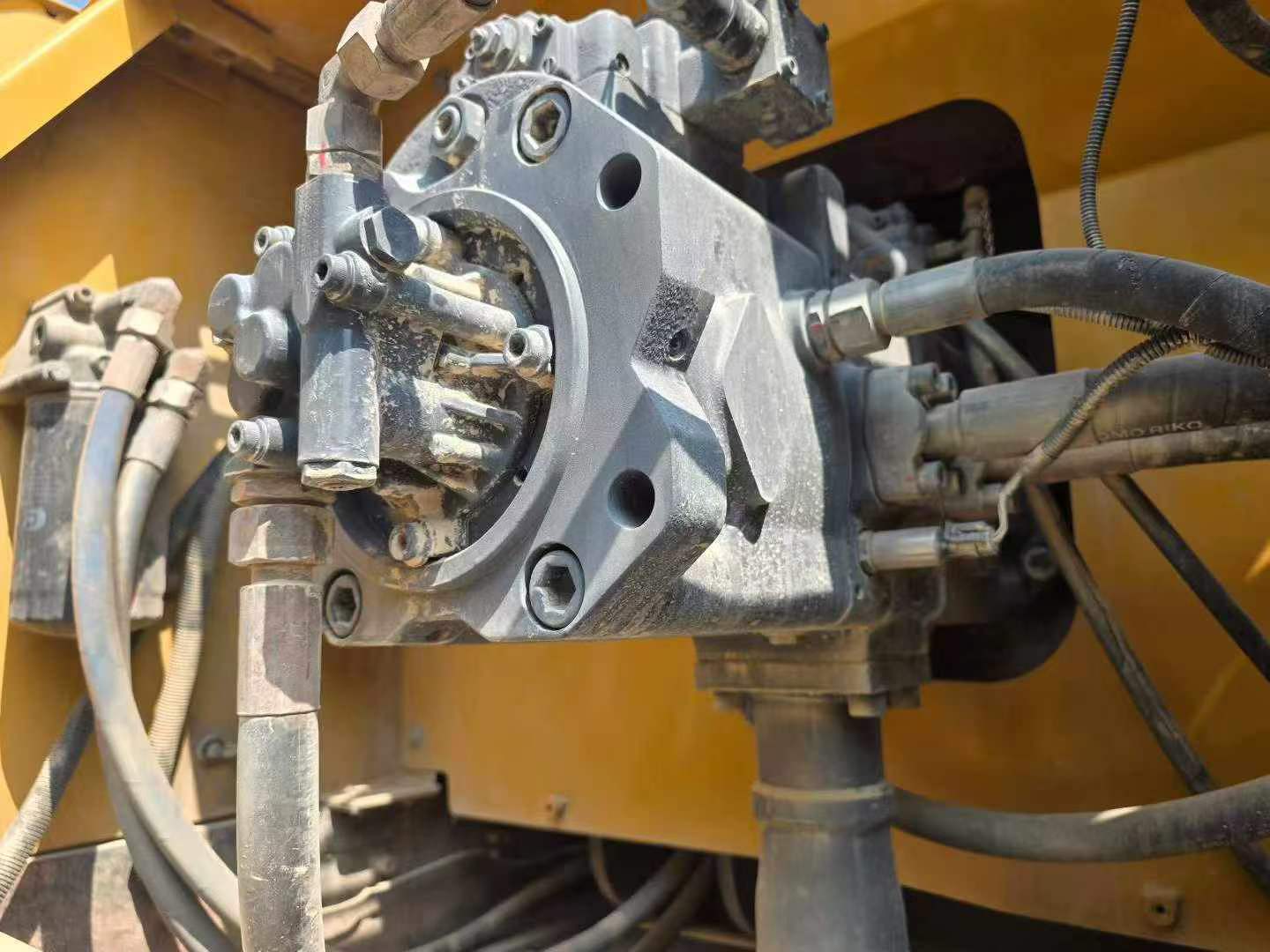 Compre Excavadora XCMG XE370DK Usada / 8