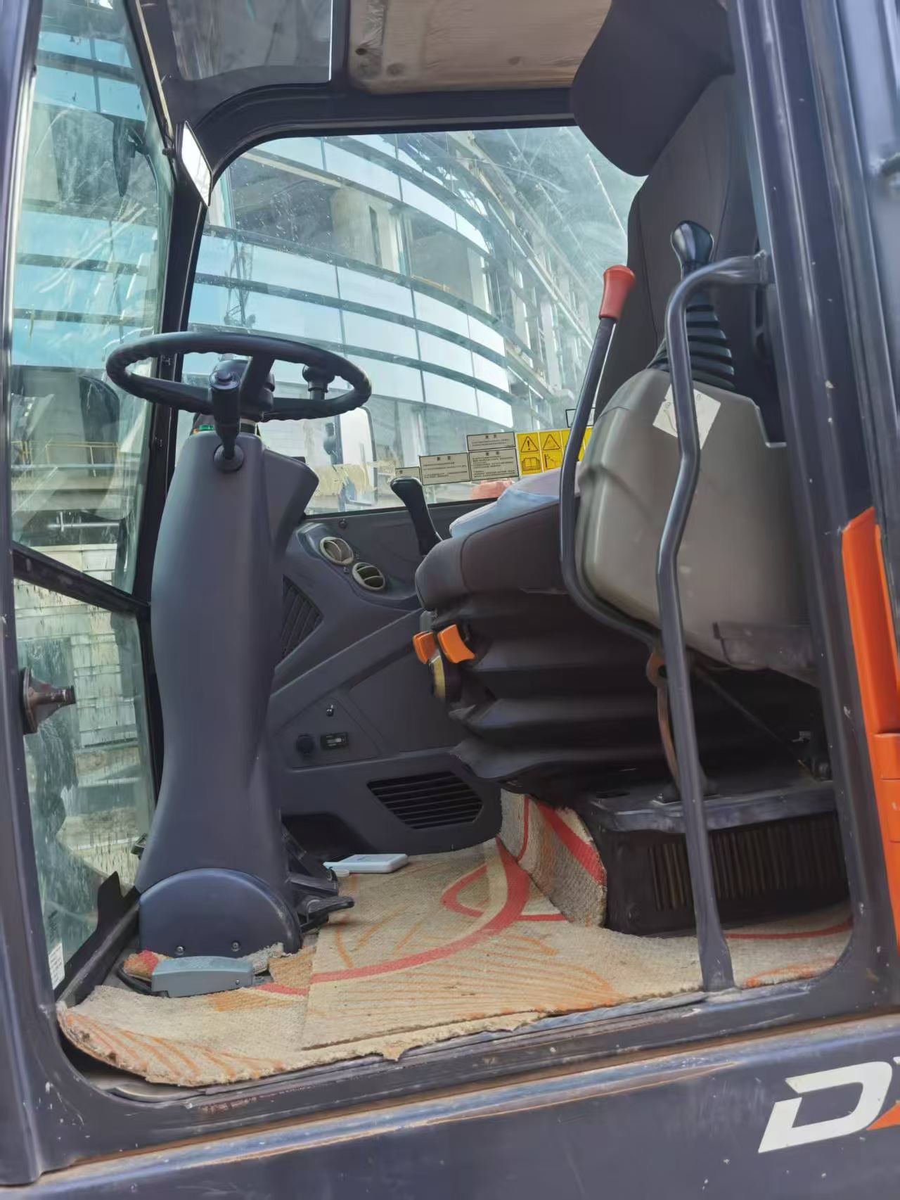 Купить Подержанный Экскаватор Doosan DH60 / 2