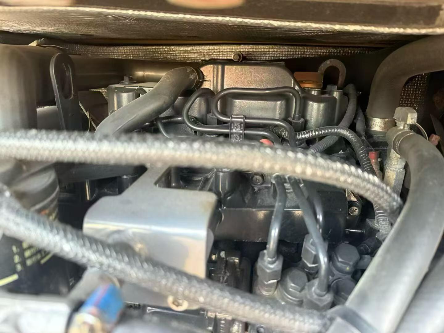 Compre Escavadeira XCMG XE35U Usada / 4