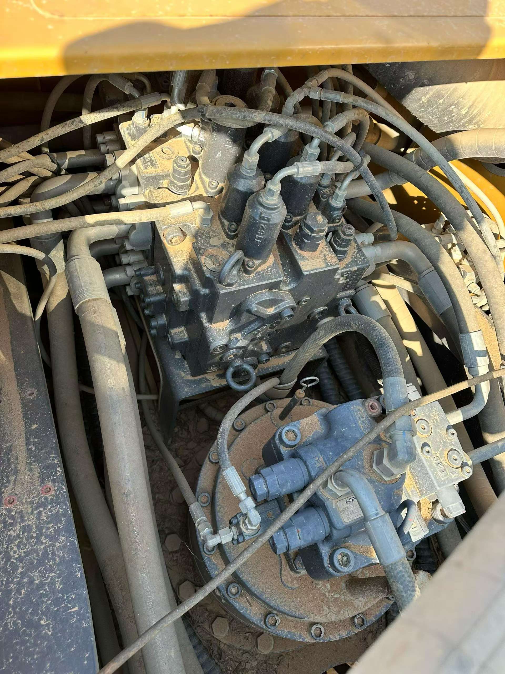 Compre Excavadora XCMG XE380K Usada / 7
