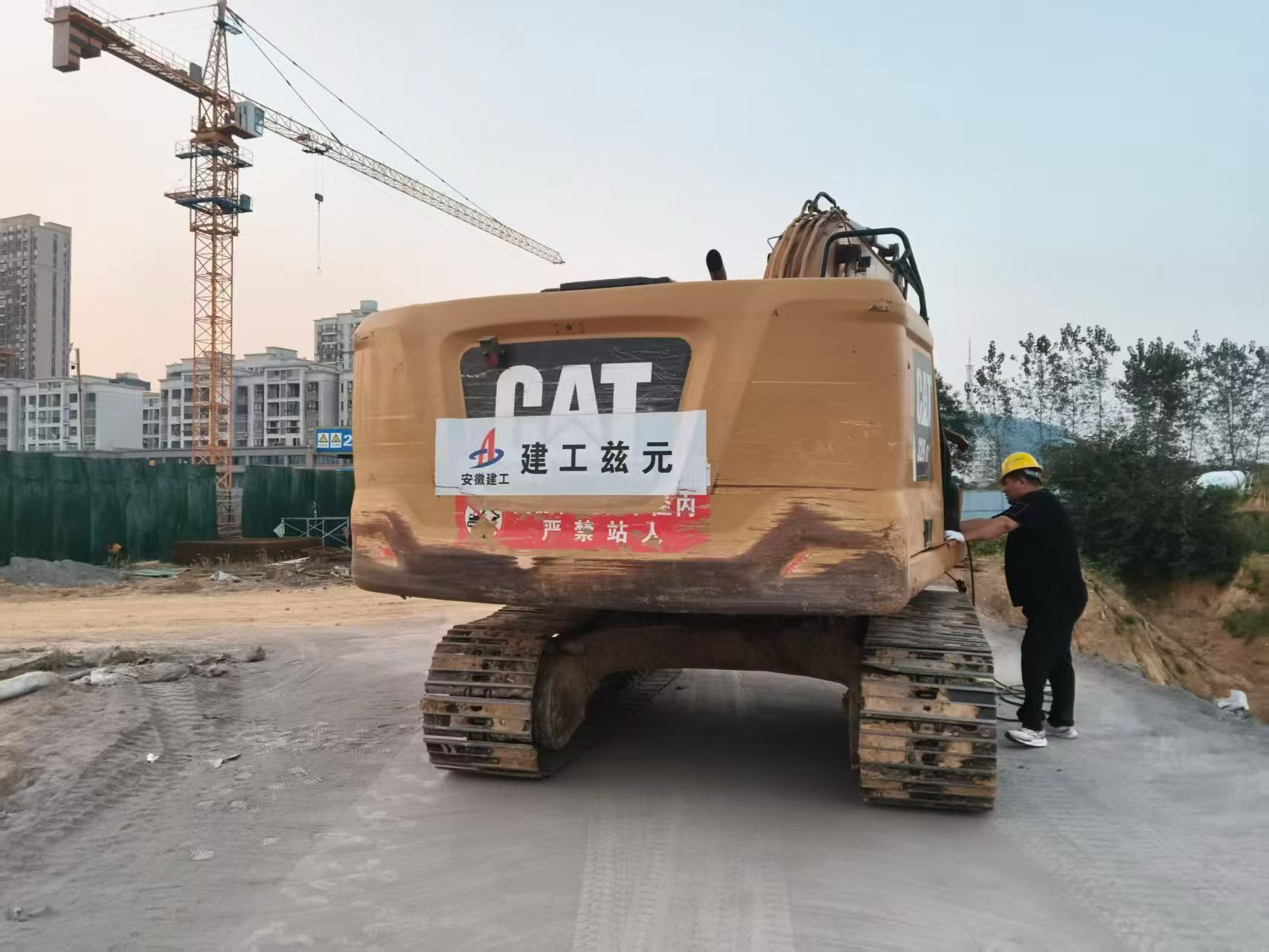 شراء Caterpillar 320A مستعمل حفارة