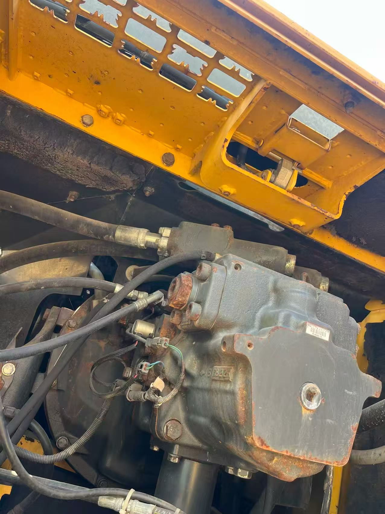 Compre Escavadeira Komatsu PC350-8 Usada / 3