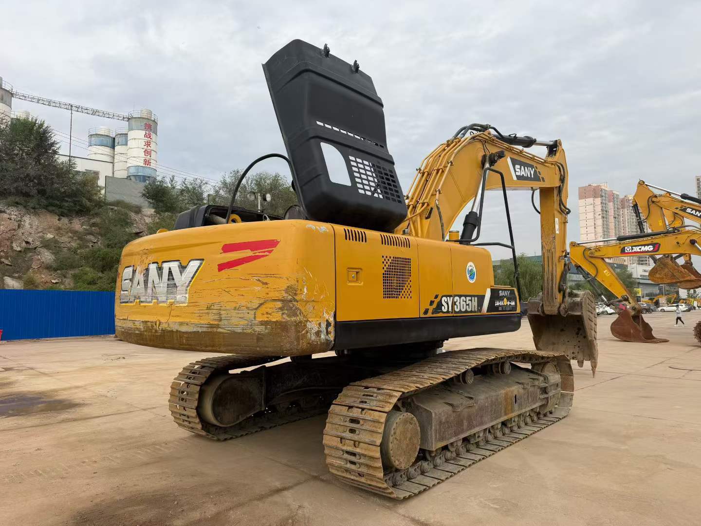 Compre Escavadeira Sany SY285C Usada / 3 Compre Escavadeira Sany SY285C Usada / 3