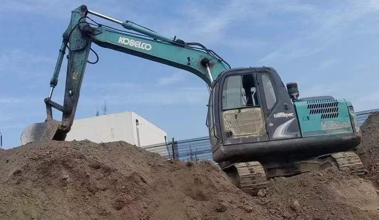 Buy Kobelco SK140 Used Excavator