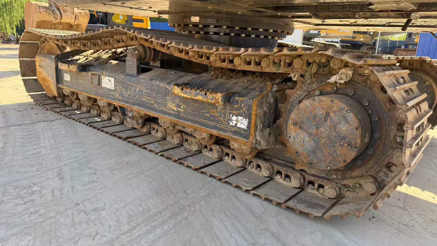 Buy XCMG XE135B Used Excavator / 9