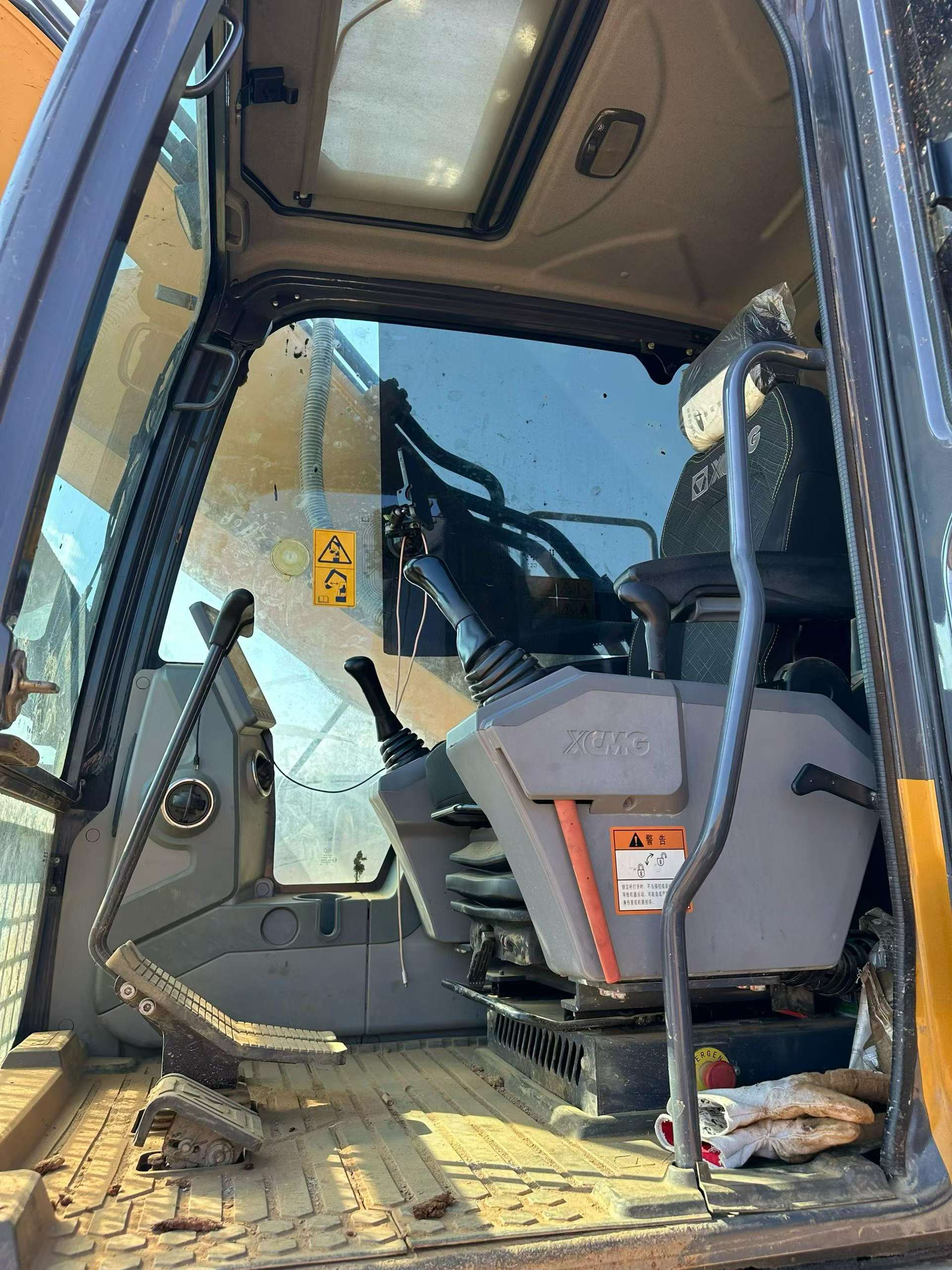 Compre Excavadora XCMG XE380K Usada / 9