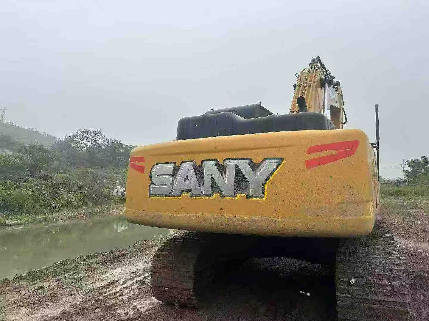 شراء حفارة Sany SY205C مستعملة / 2