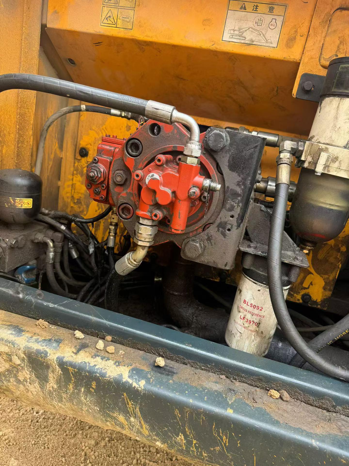 شراء حفارة Hyundai R275LVS مستعملة / 4