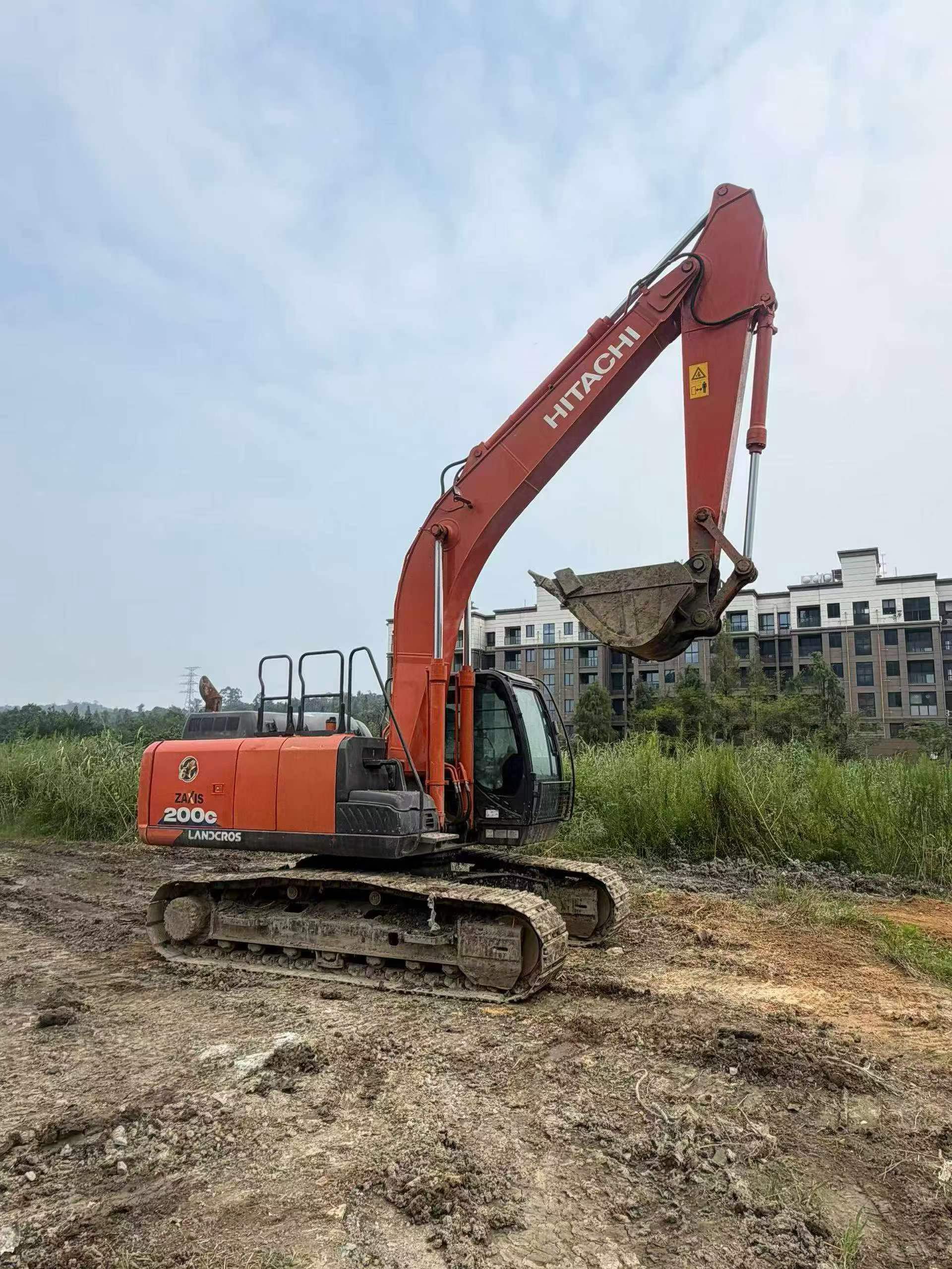 Buy Hitachi ZX200C-6A Used Excavator / 3 Buy Hitachi ZX200C-6A Used Excavator / 3
