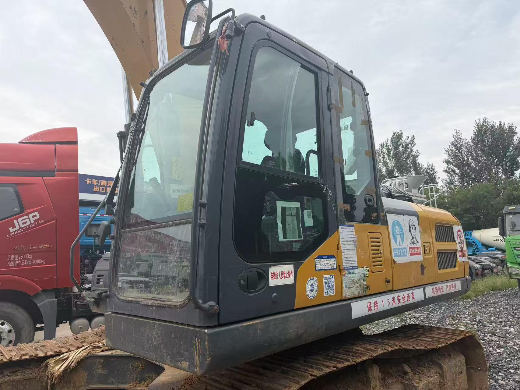 Купить Подержанный Экскаватор XCMG XE205DA / 2