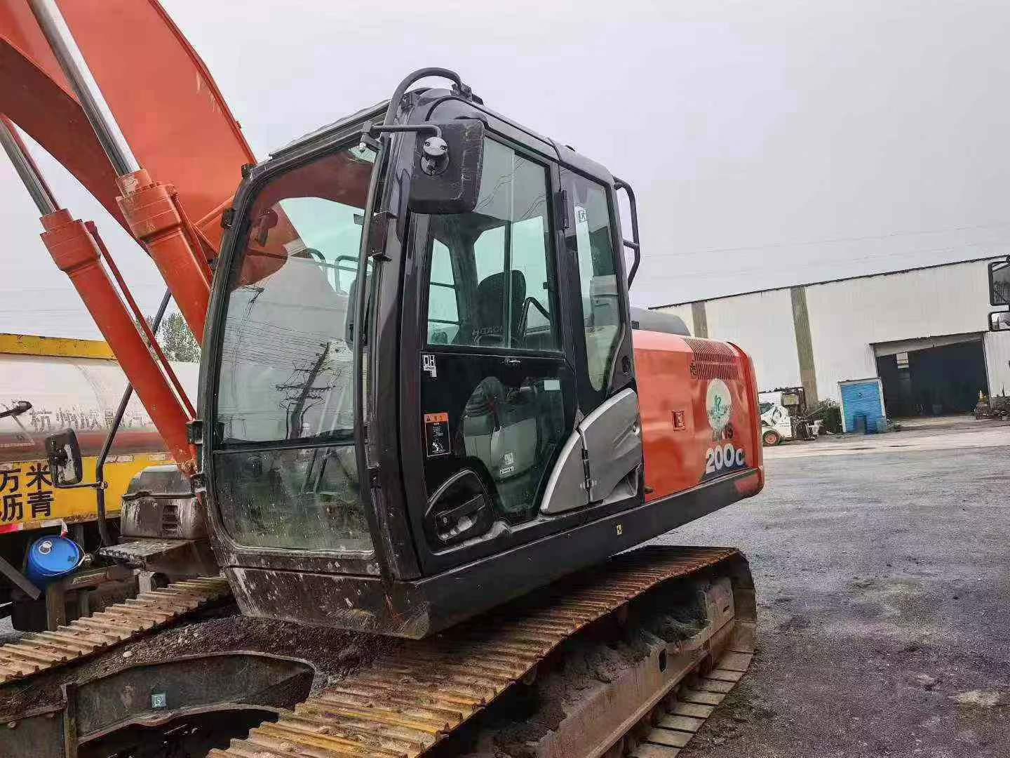 Compre Excavadora Hitachi EX200 Usada / 9 Compre Excavadora Hitachi EX200 Usada / 9