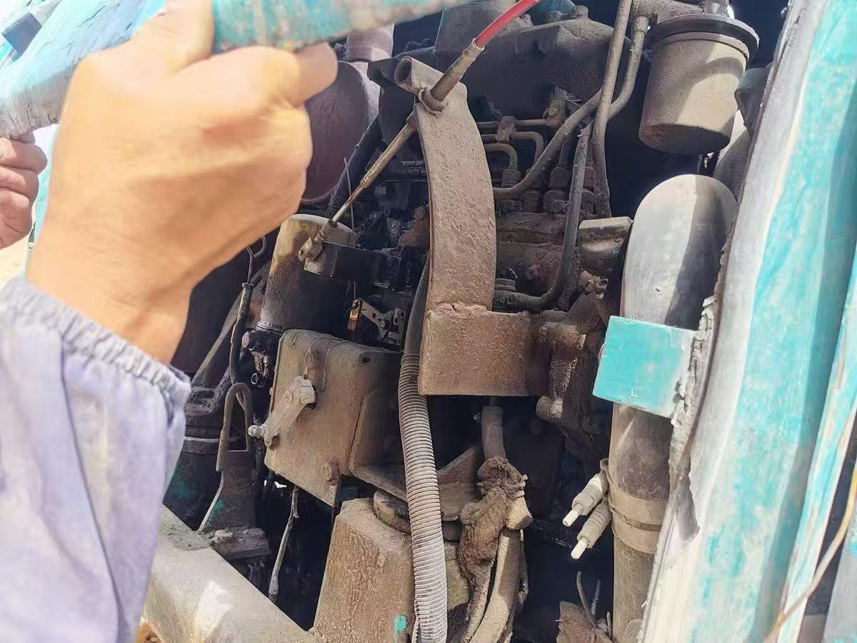 Compre Excavadora Kobelco SK120 Usada / 4