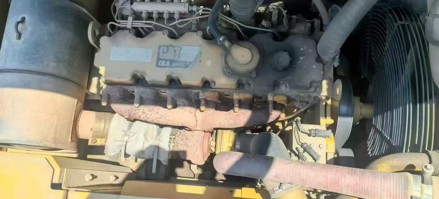 شراء حفارة Caterpillar 320A مستعملة / 4