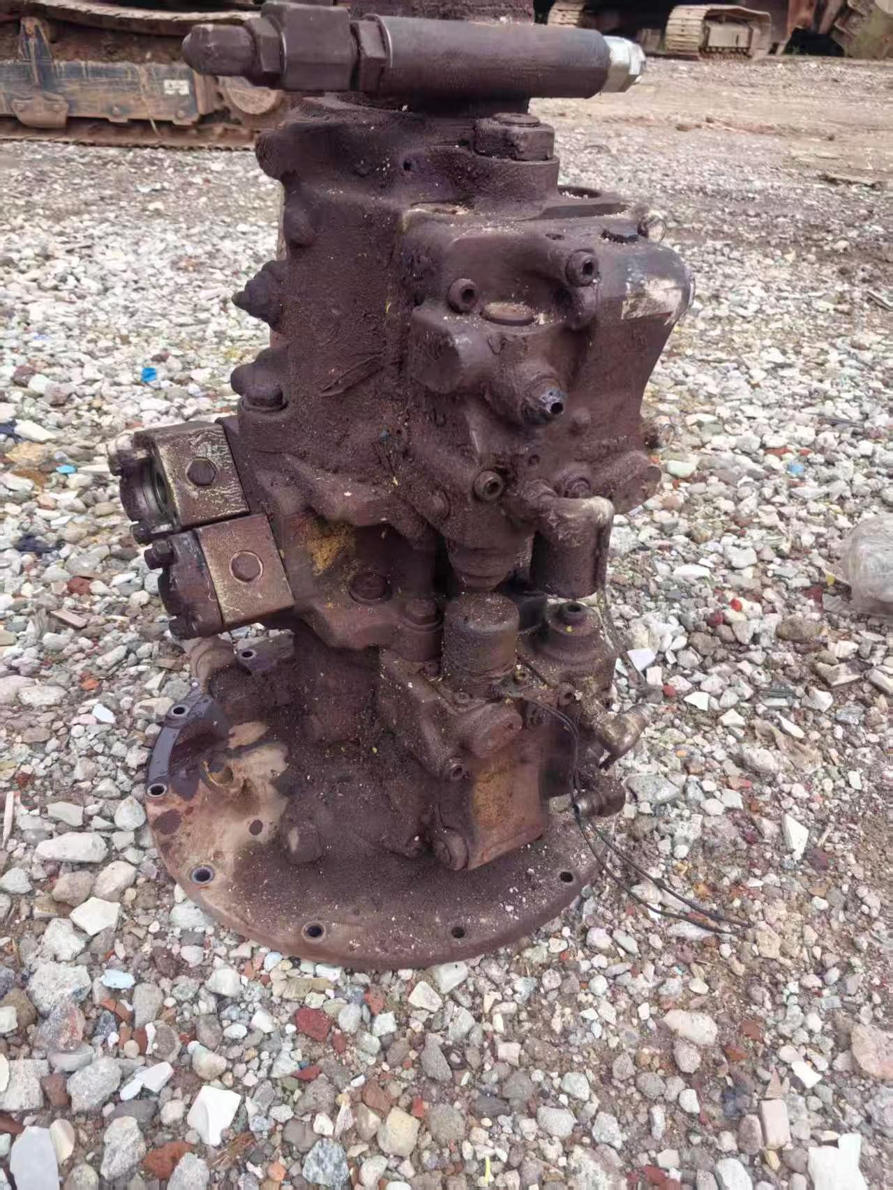شراء حفارة Komatsu PC200-6 مستعملة / 8